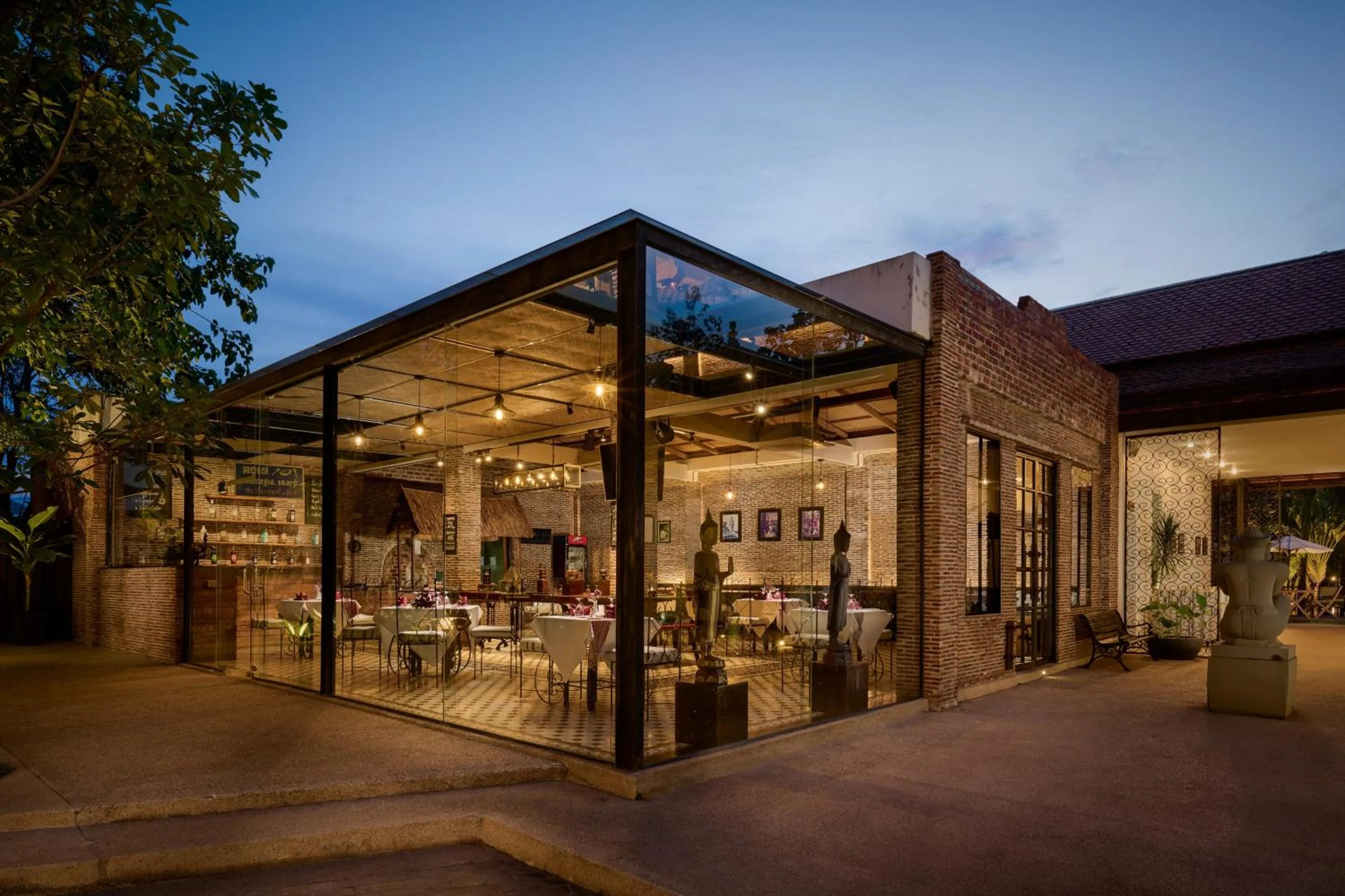 Restaurant/places to eat in The Embassy Angkor Resort & Spa