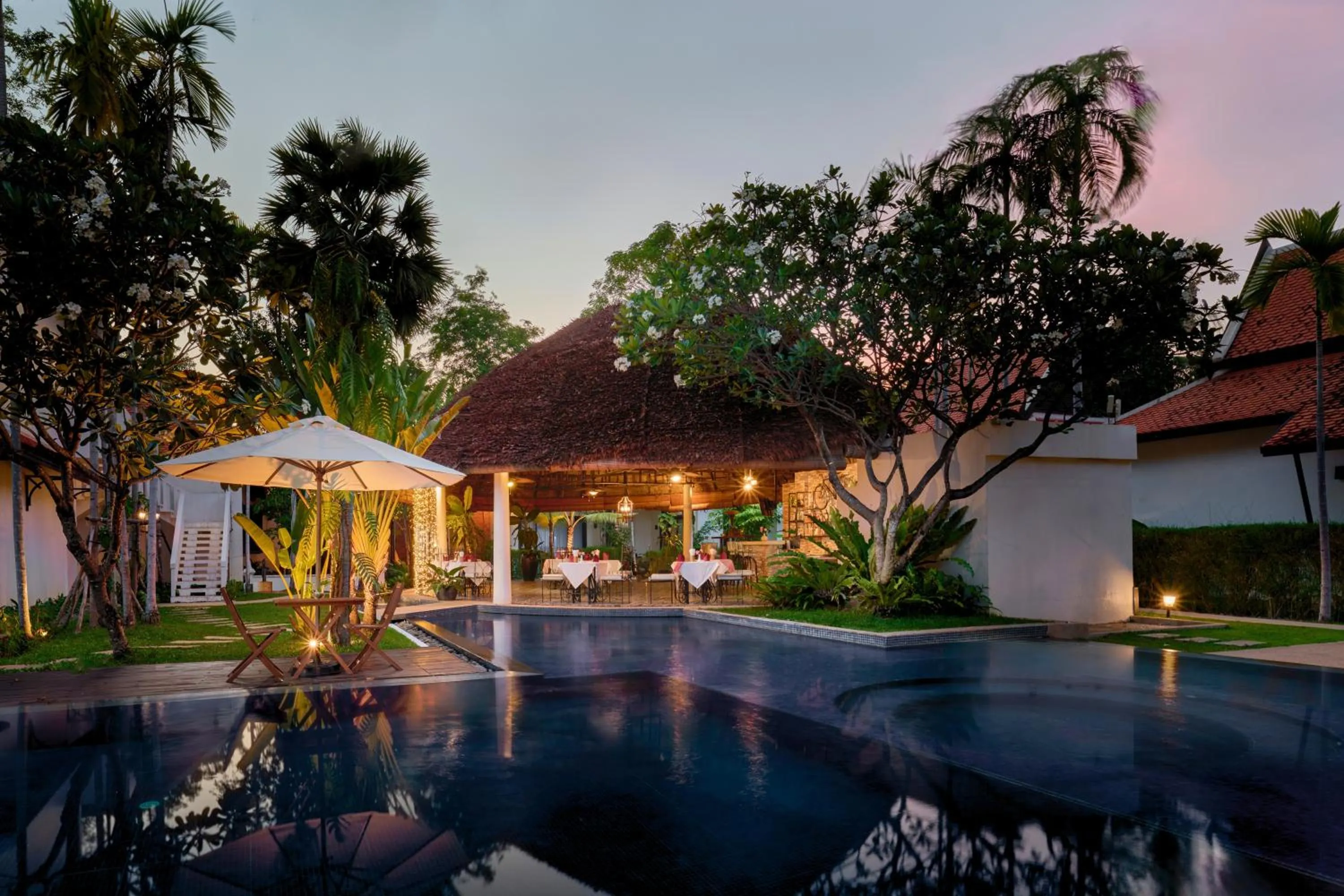 Lounge or bar in The Embassy Angkor Resort & Spa