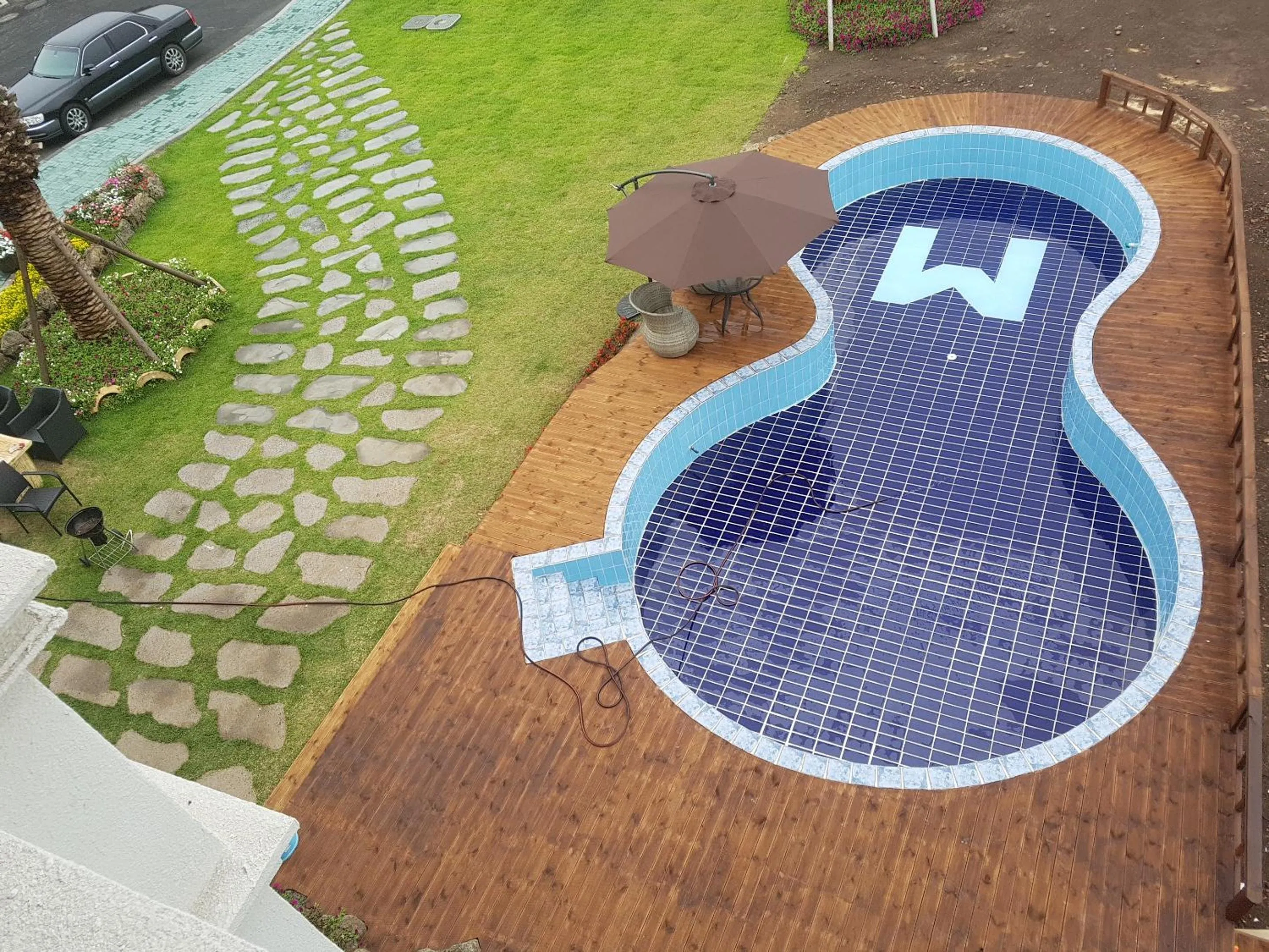 Swimming pool in MJ Pension & Resort