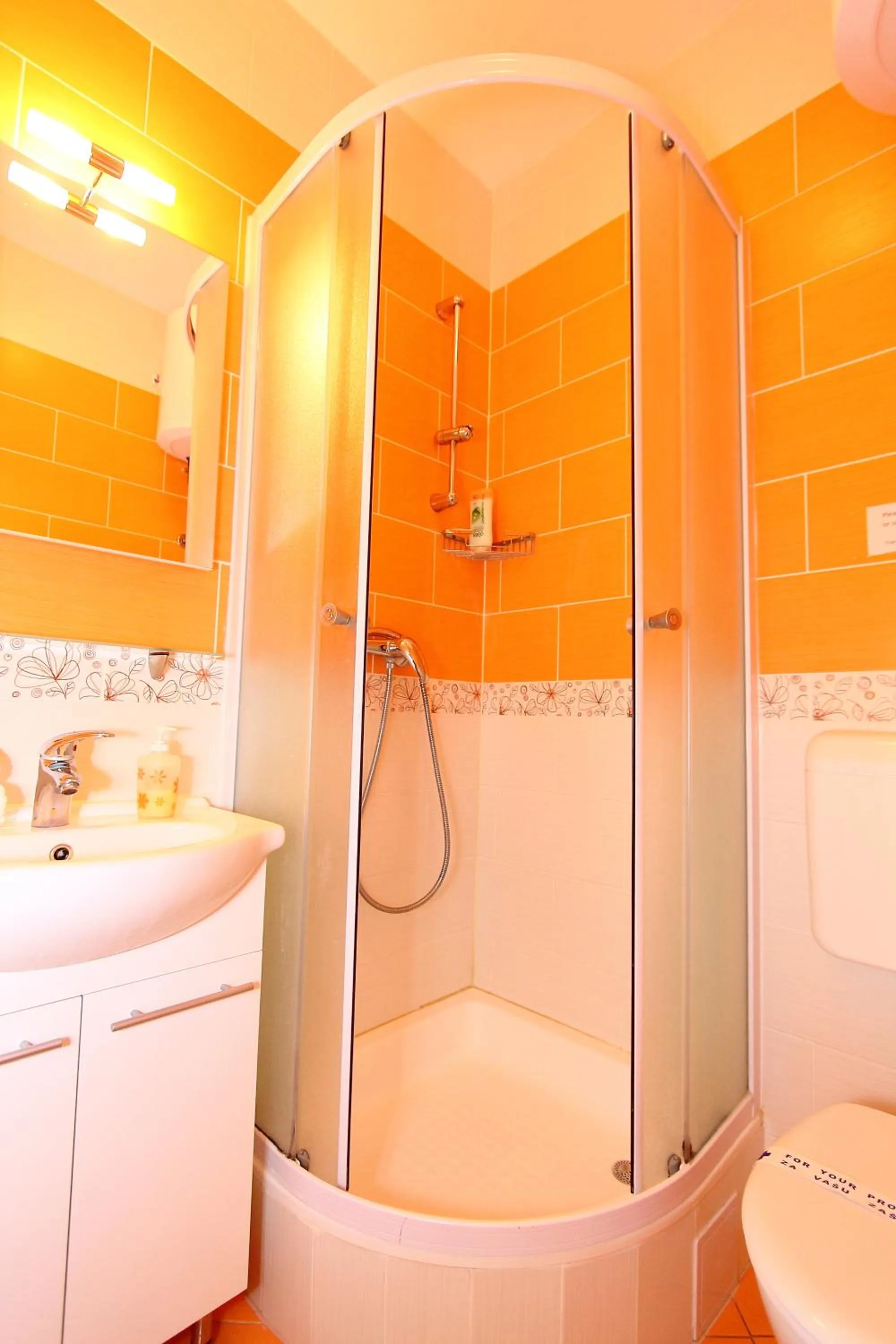 Bathroom in Nirvana Rooms & Apartments