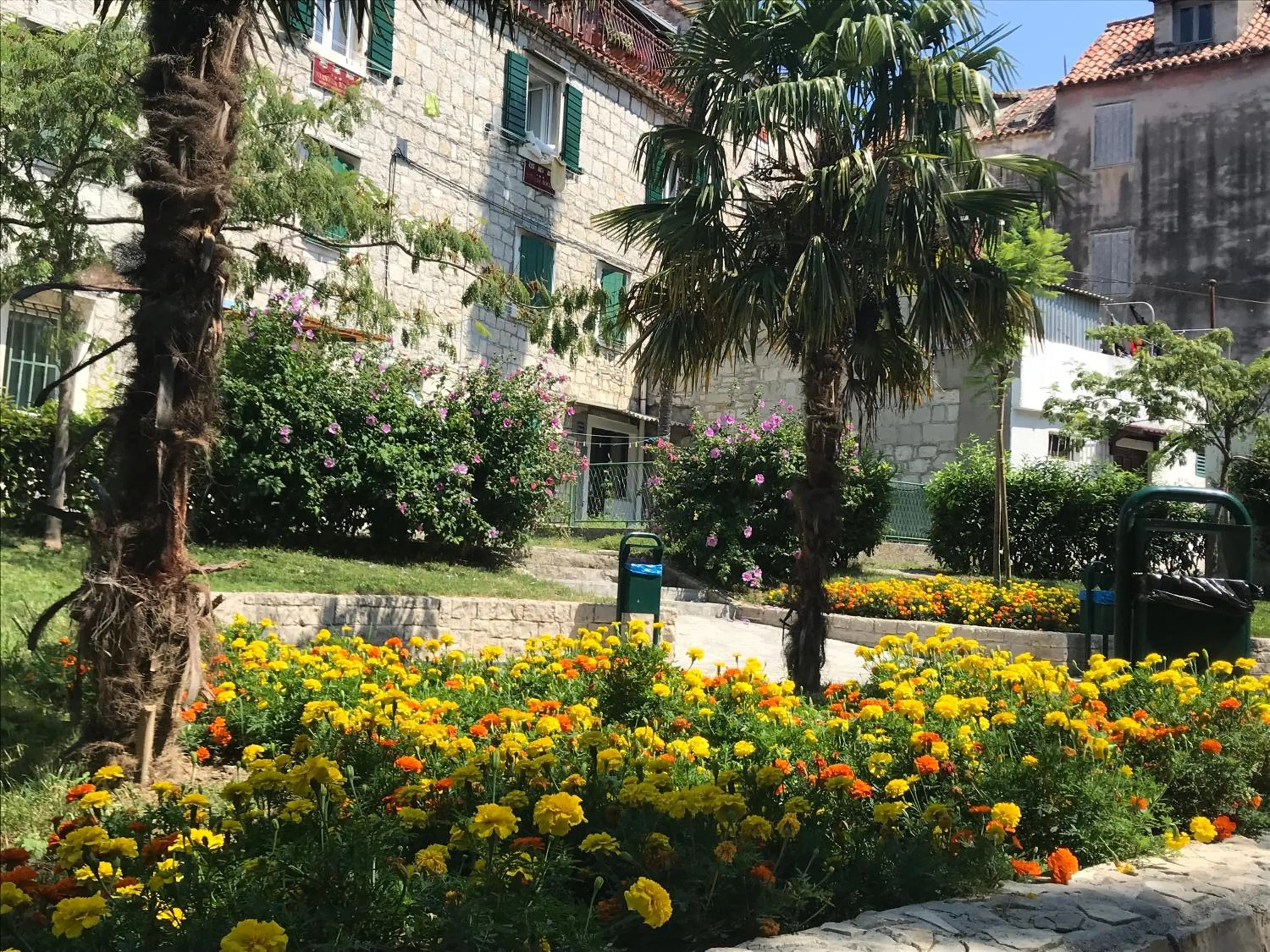 Garden in Nirvana Rooms & Apartments