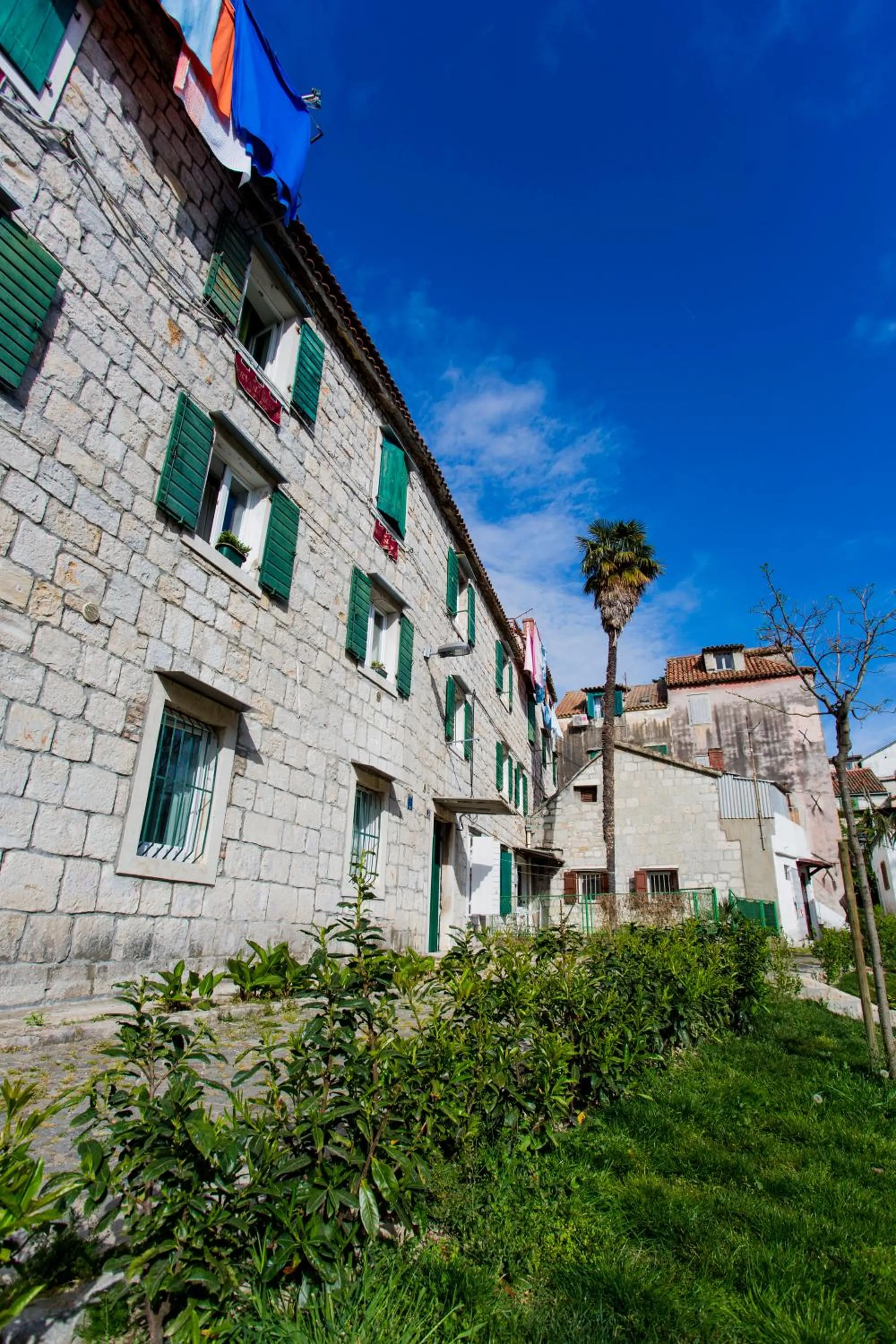 Property building in Nirvana Rooms & Apartments