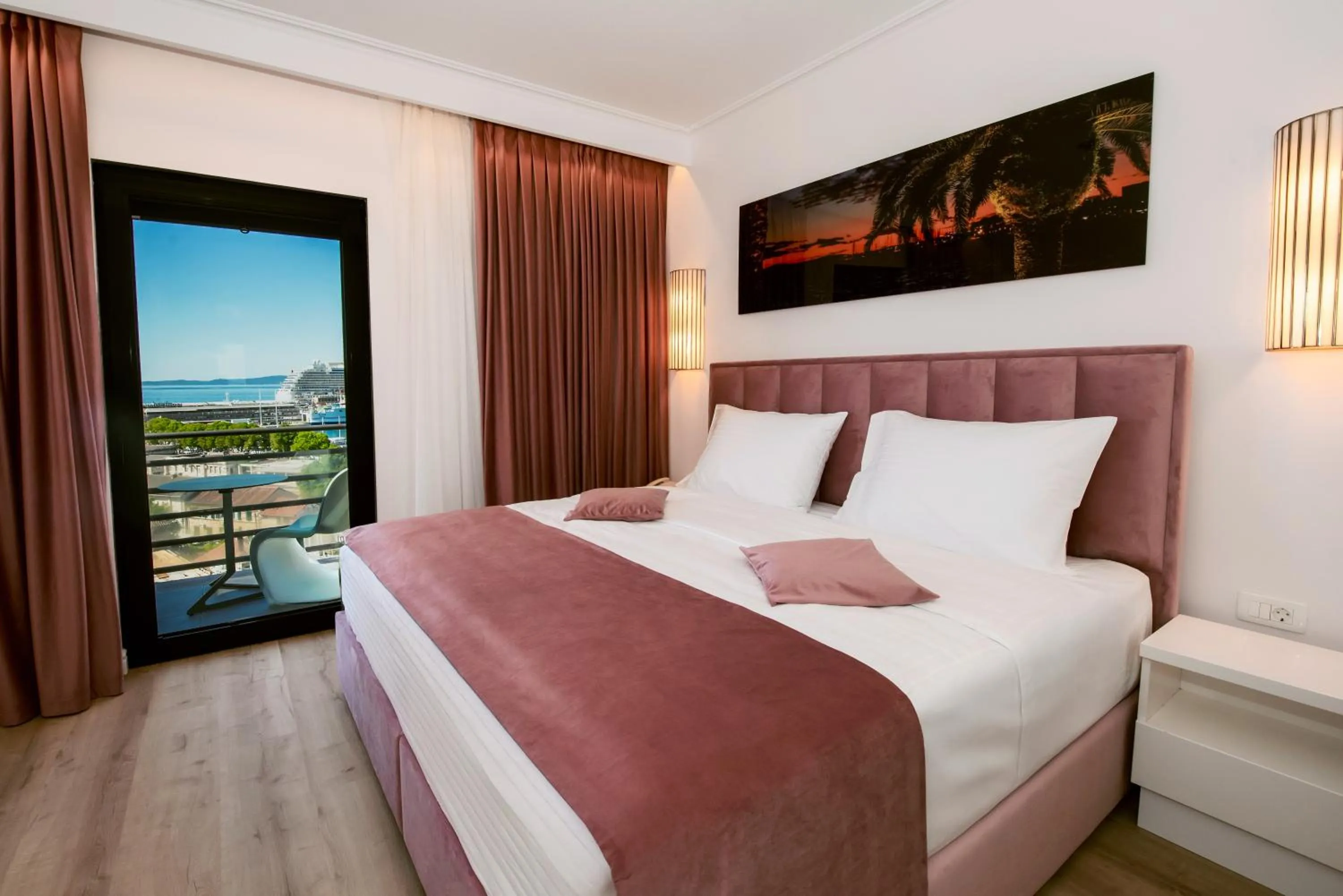 Bedroom, Bed in Hotel Luxe