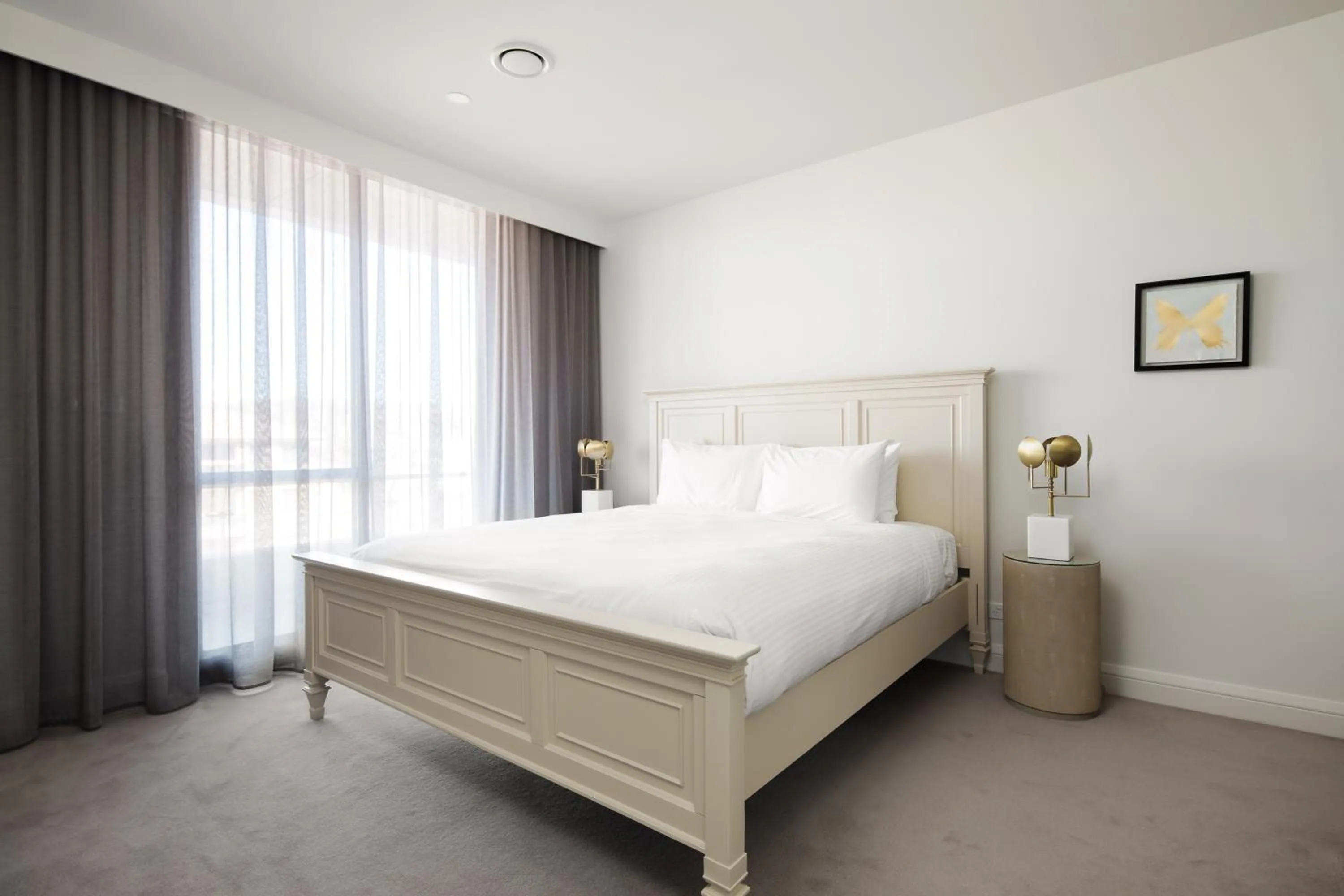 Bed in Knightsbridge Canberra