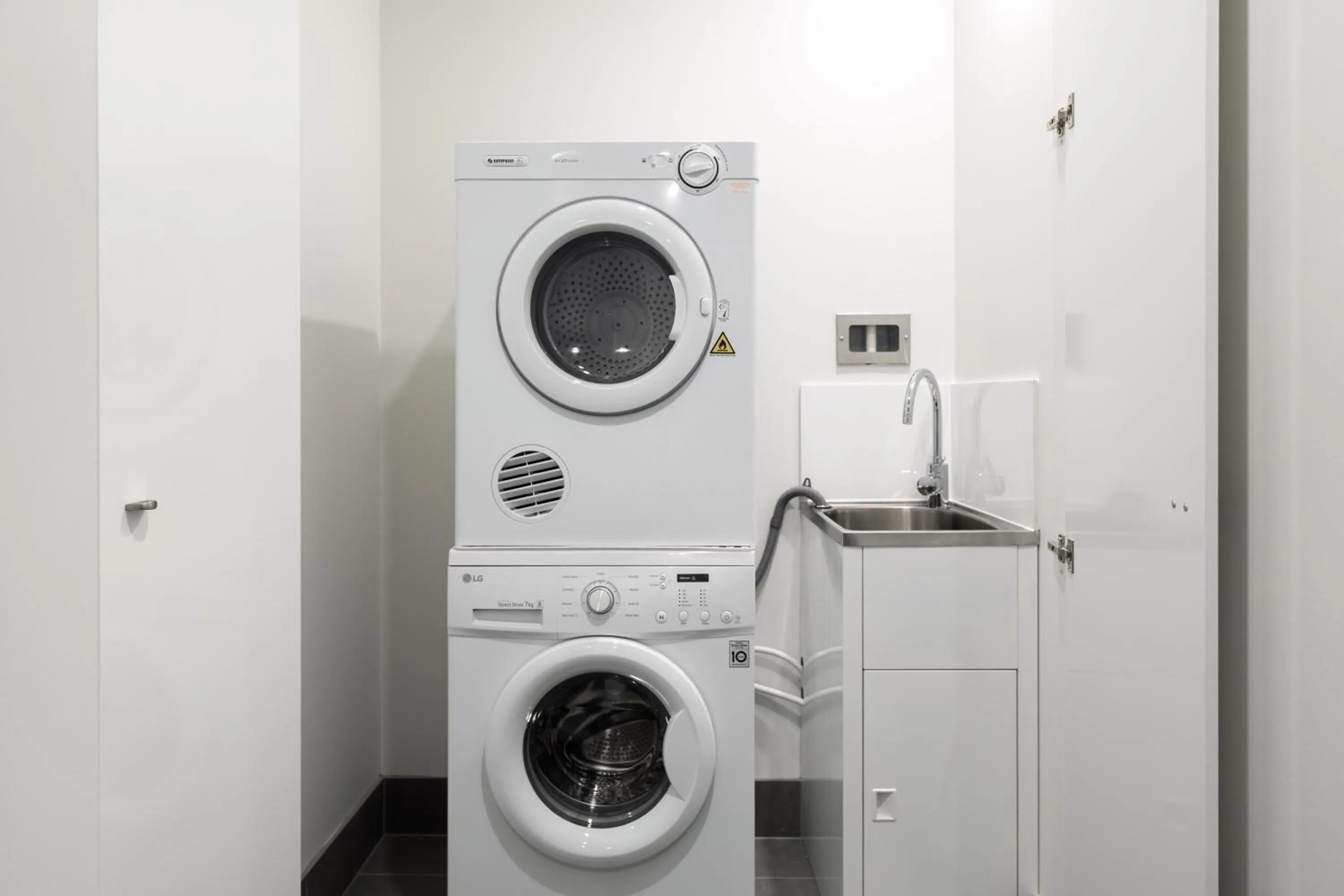 washing machine in Knightsbridge Canberra