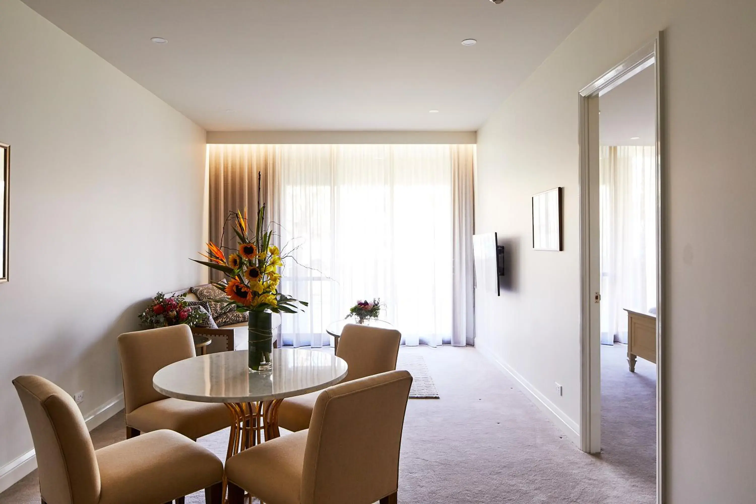 One-Bedroom Executive Apartment in Knightsbridge Canberra One-Bedroom Executive Apartment in Knightsbridge Canberra