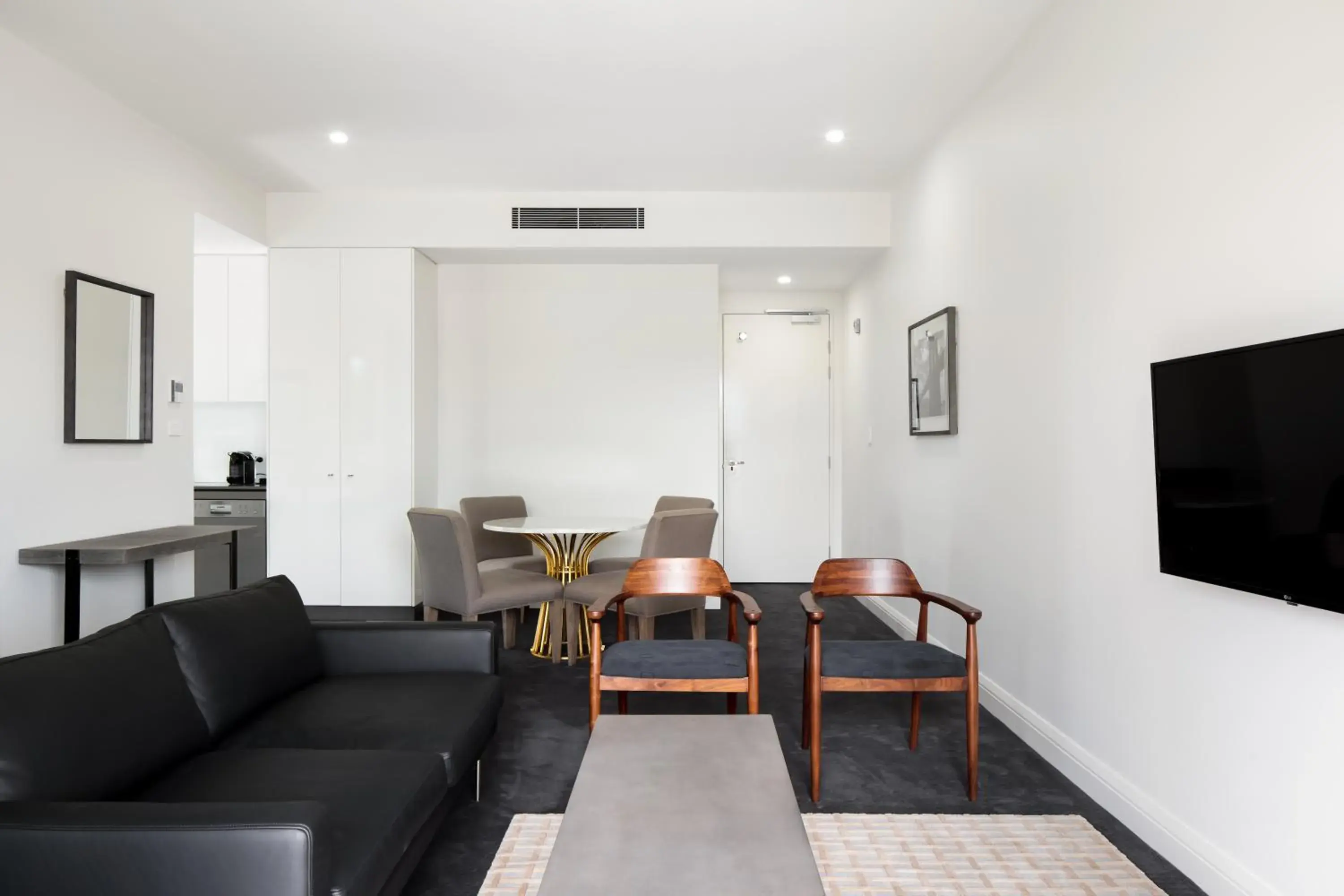 One-Bedroom Superior Apartment in Knightsbridge Canberra One-Bedroom Superior Apartment in Knightsbridge Canberra