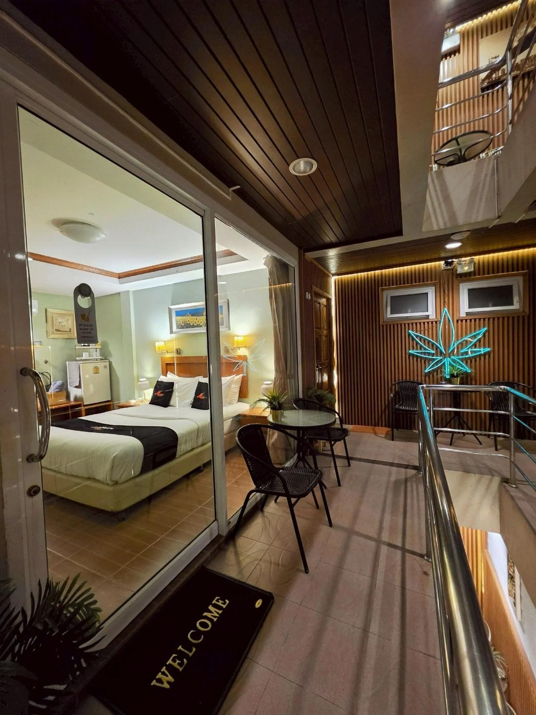 Seating area, Bed in Chilli Hotel&Restaurant