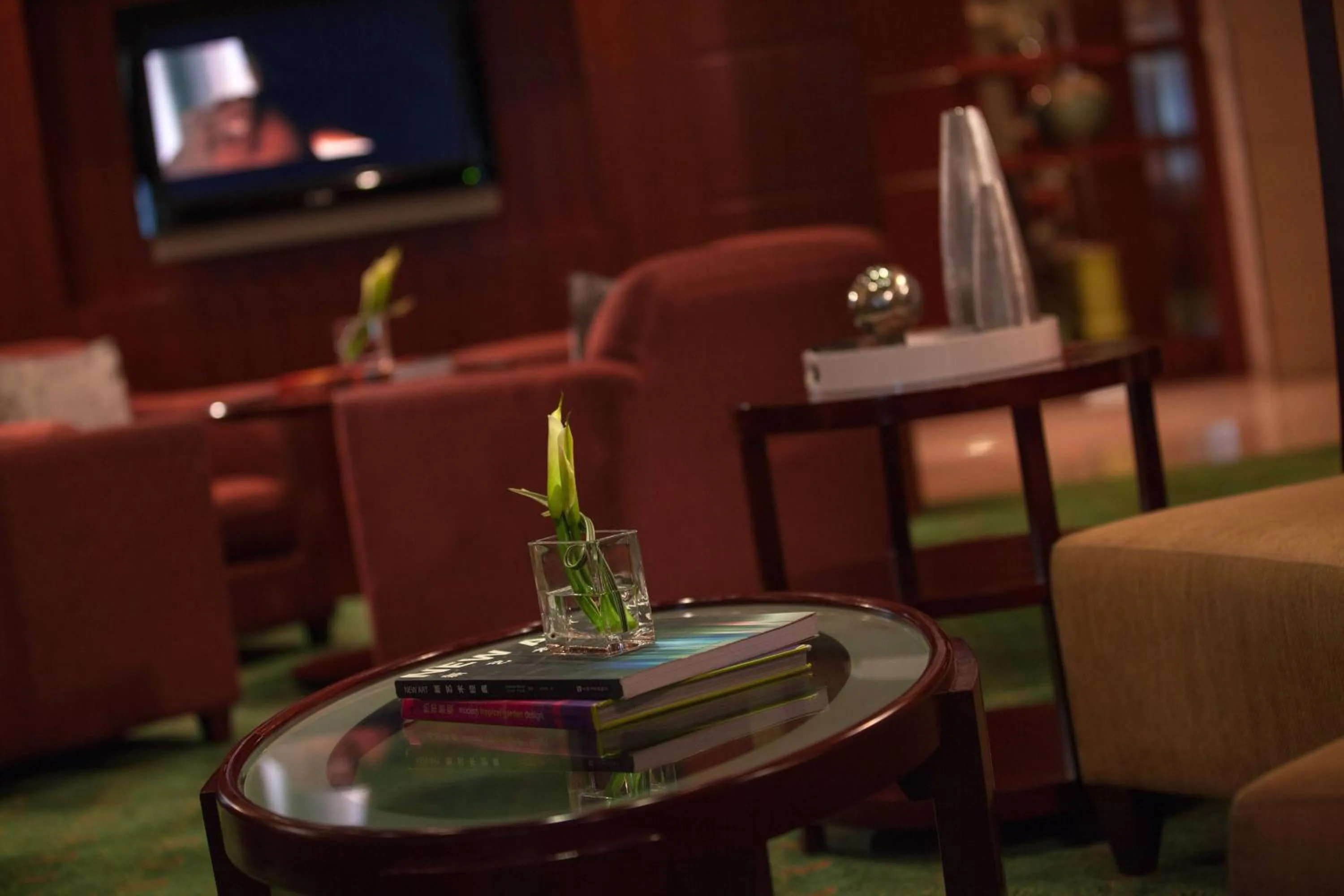 Lounge or bar in Renaissance Wuhan Hotel