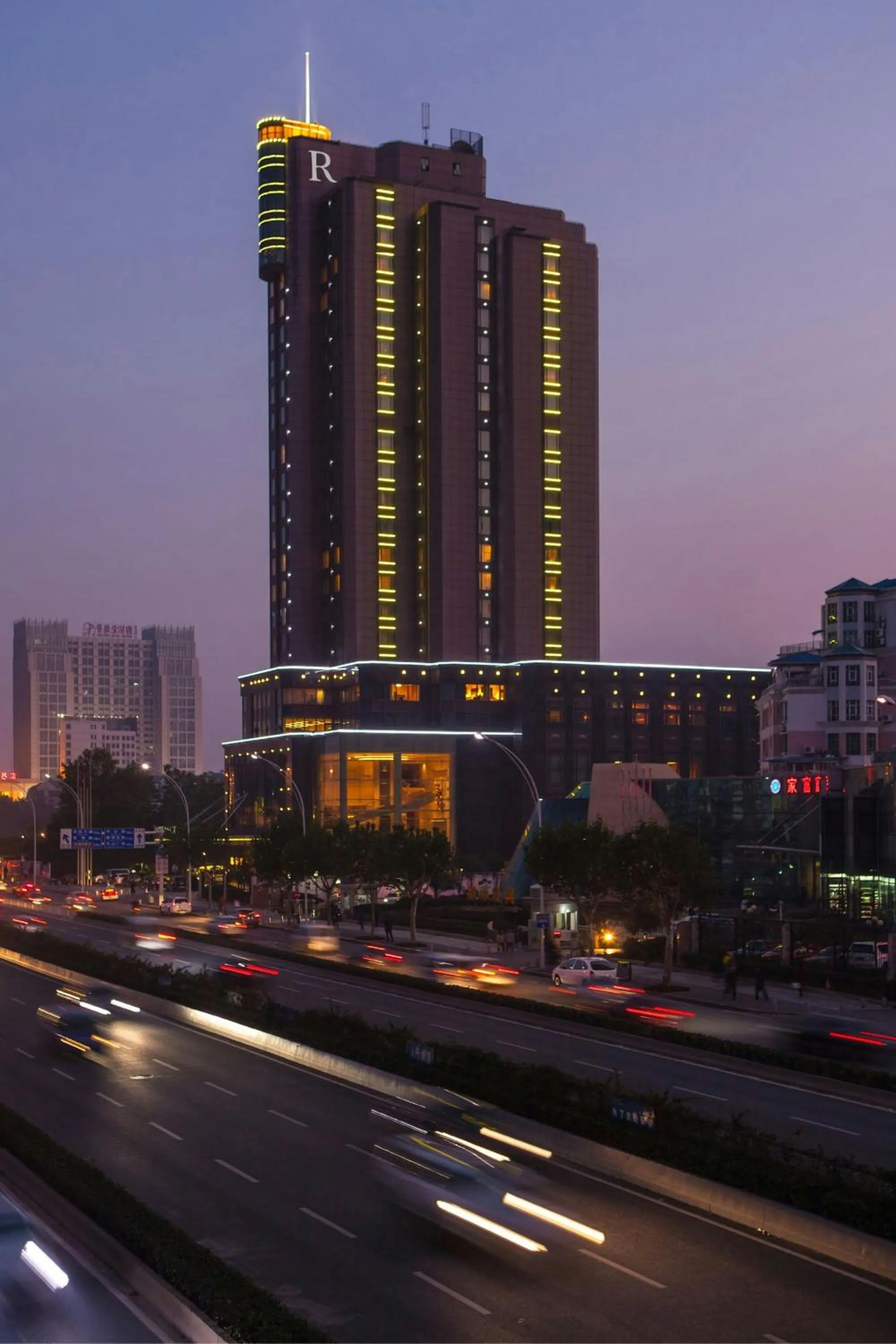 Property building in Renaissance Wuhan Hotel