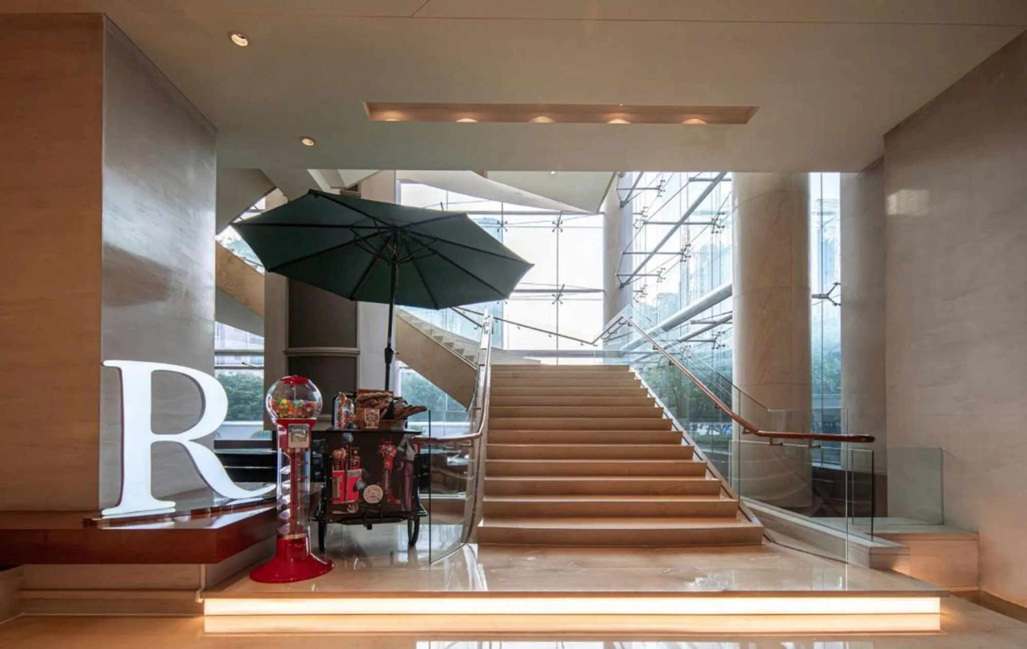 Lobby or reception in Renaissance Wuhan Hotel