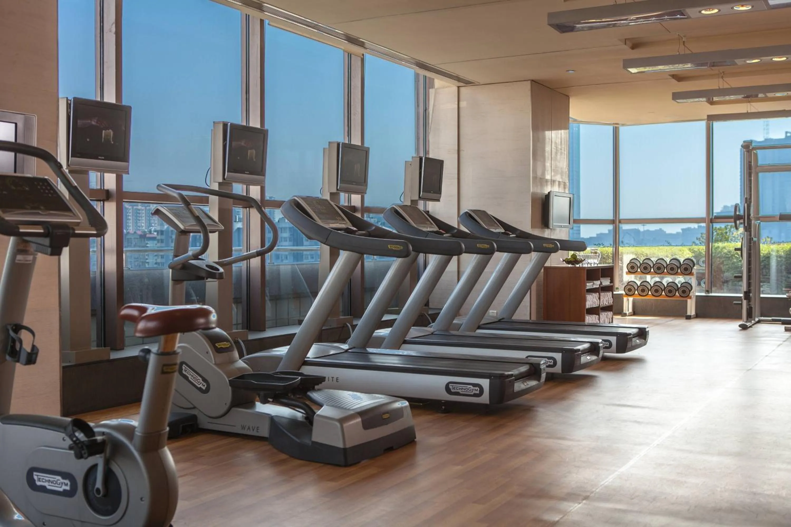 Fitness centre/facilities in Renaissance Wuhan Hotel