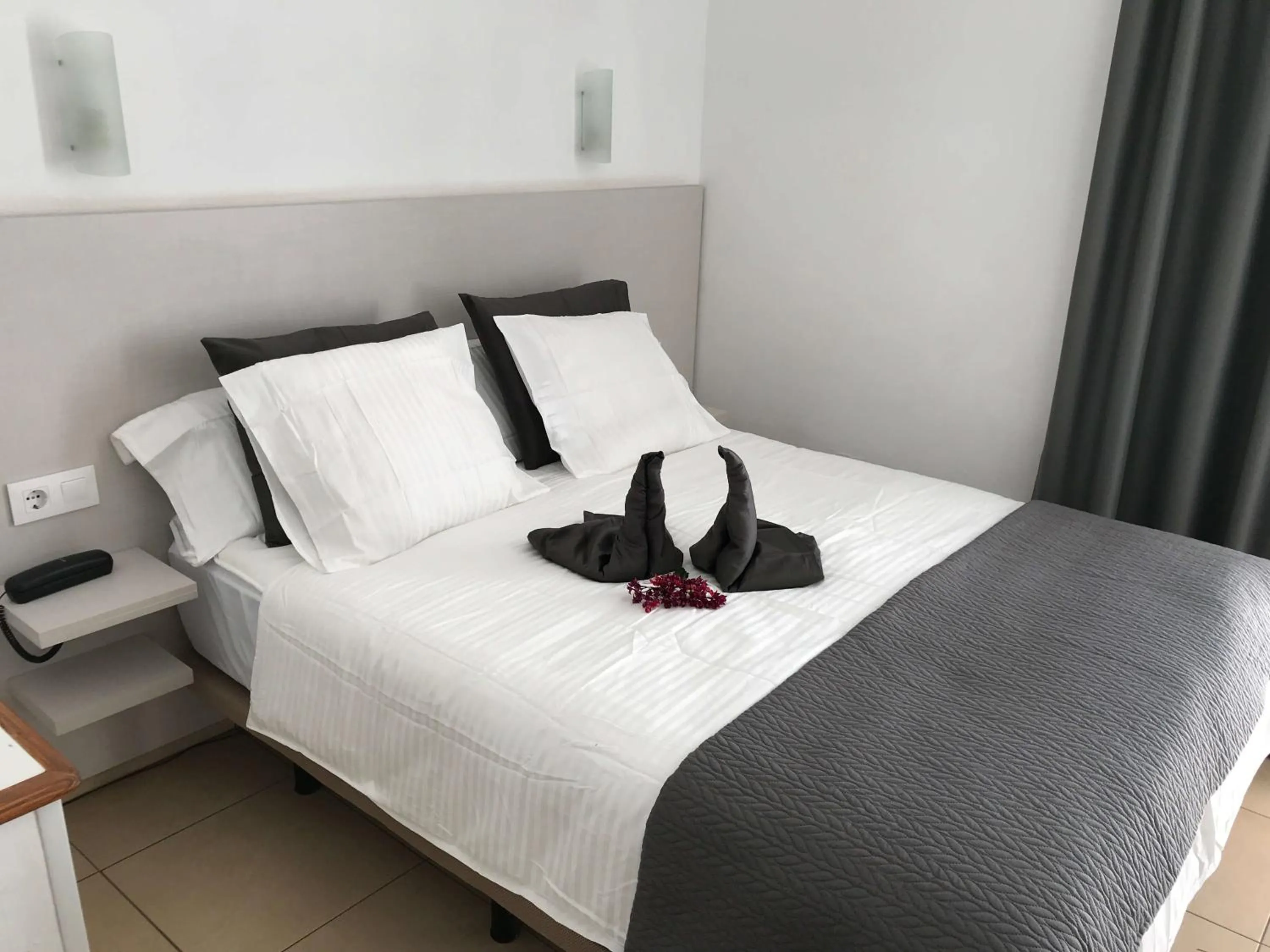 Photo of the whole room, Bed in Bungalows Parque Nogal