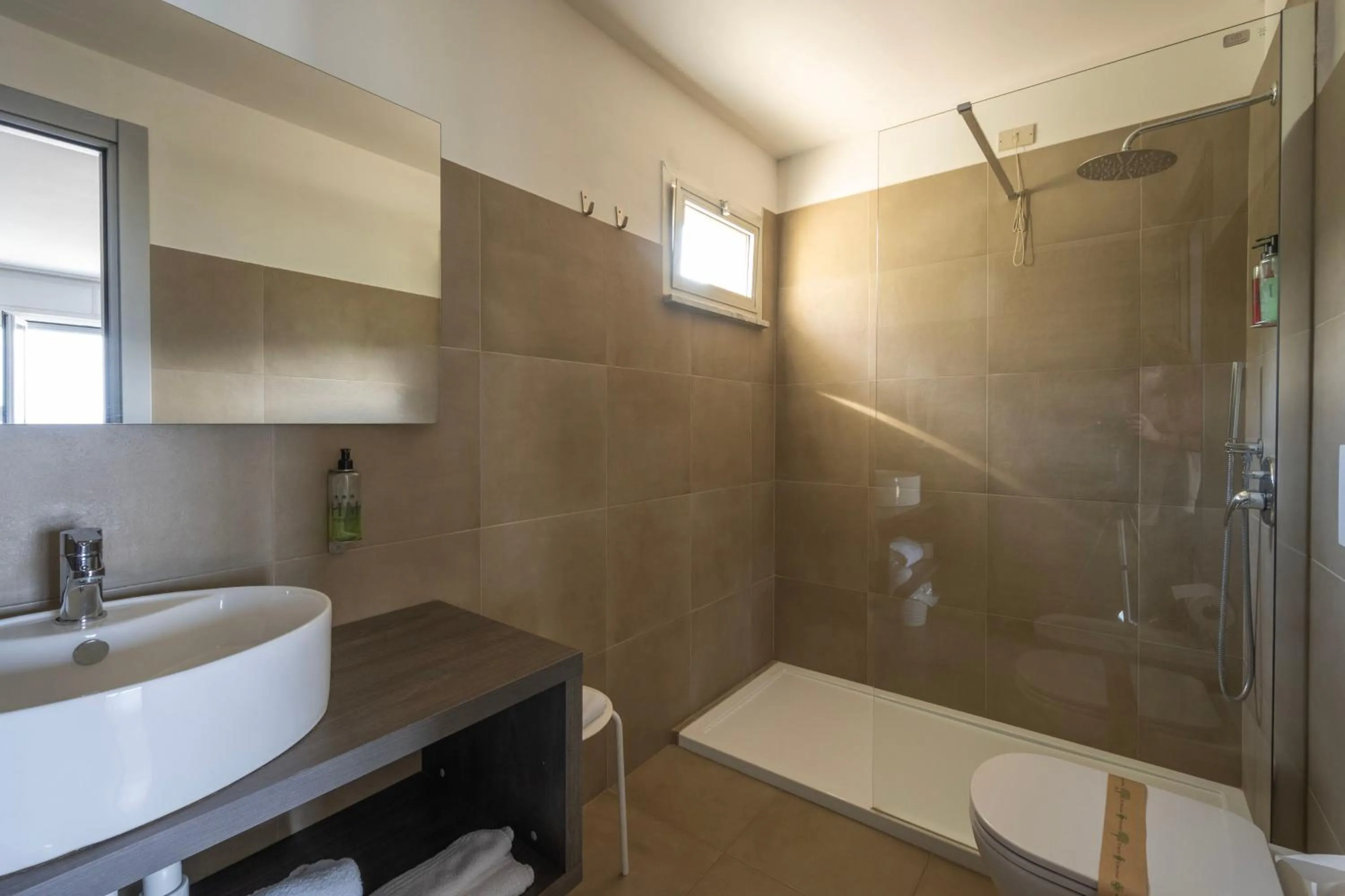 Shower in Hotel Mediterraneo