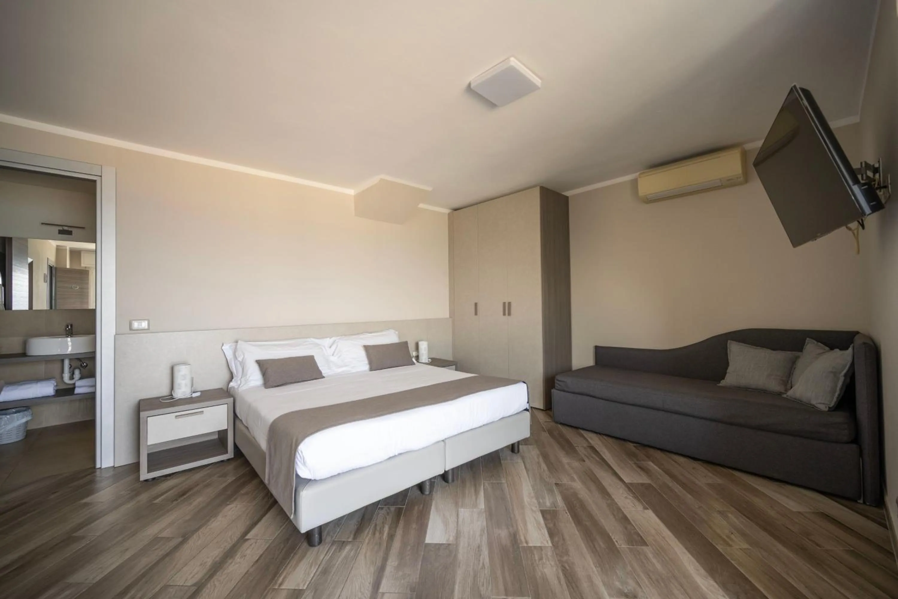 Bed in Hotel Mediterraneo