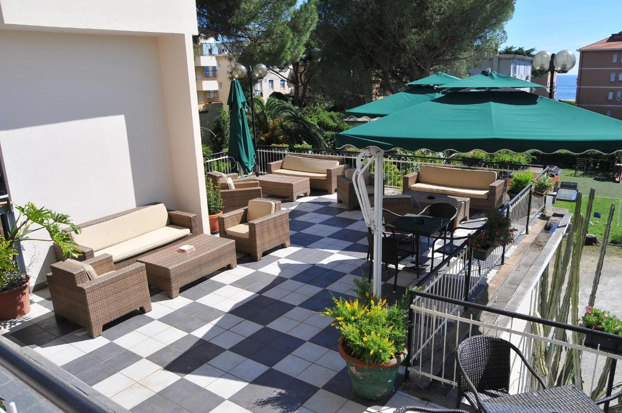Patio in Hotel Mediterraneo