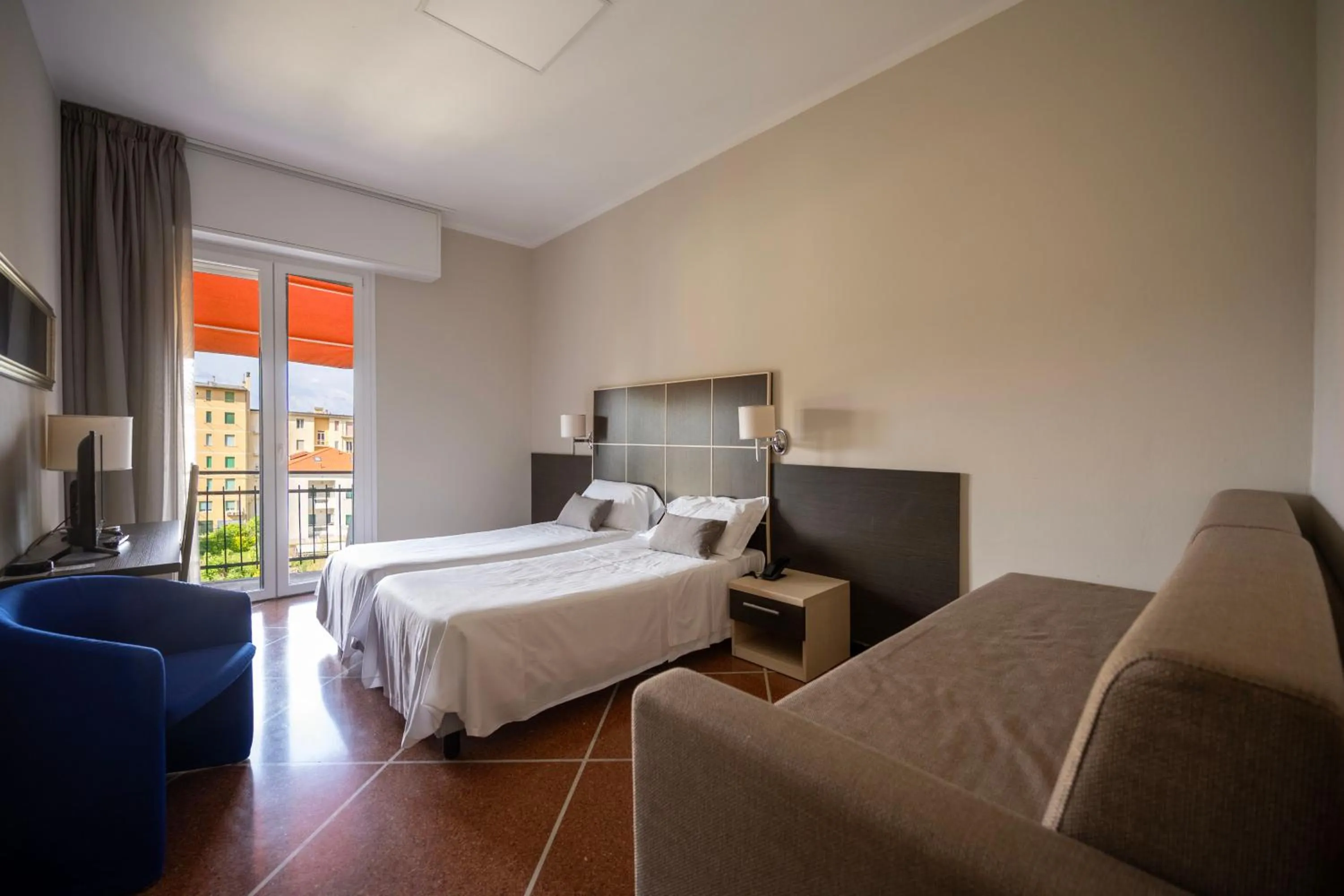 Bedroom, Bed in Hotel Mediterraneo