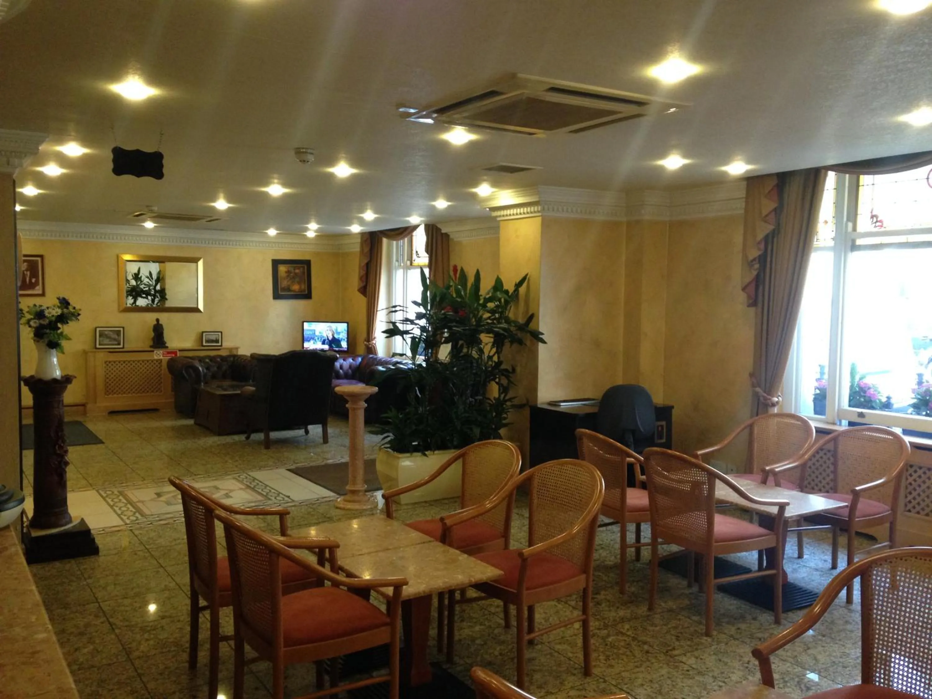 Lobby or reception in Troy Hotel