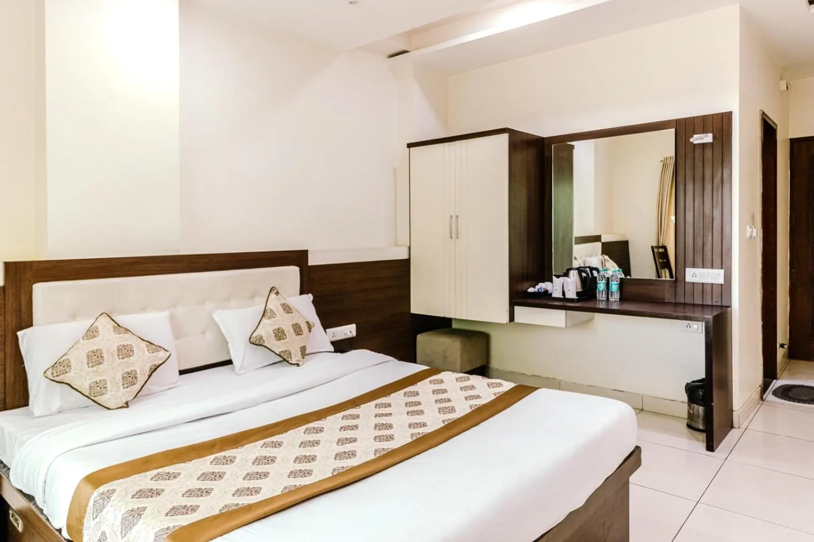 Bed in Hotel Fortune Plaza