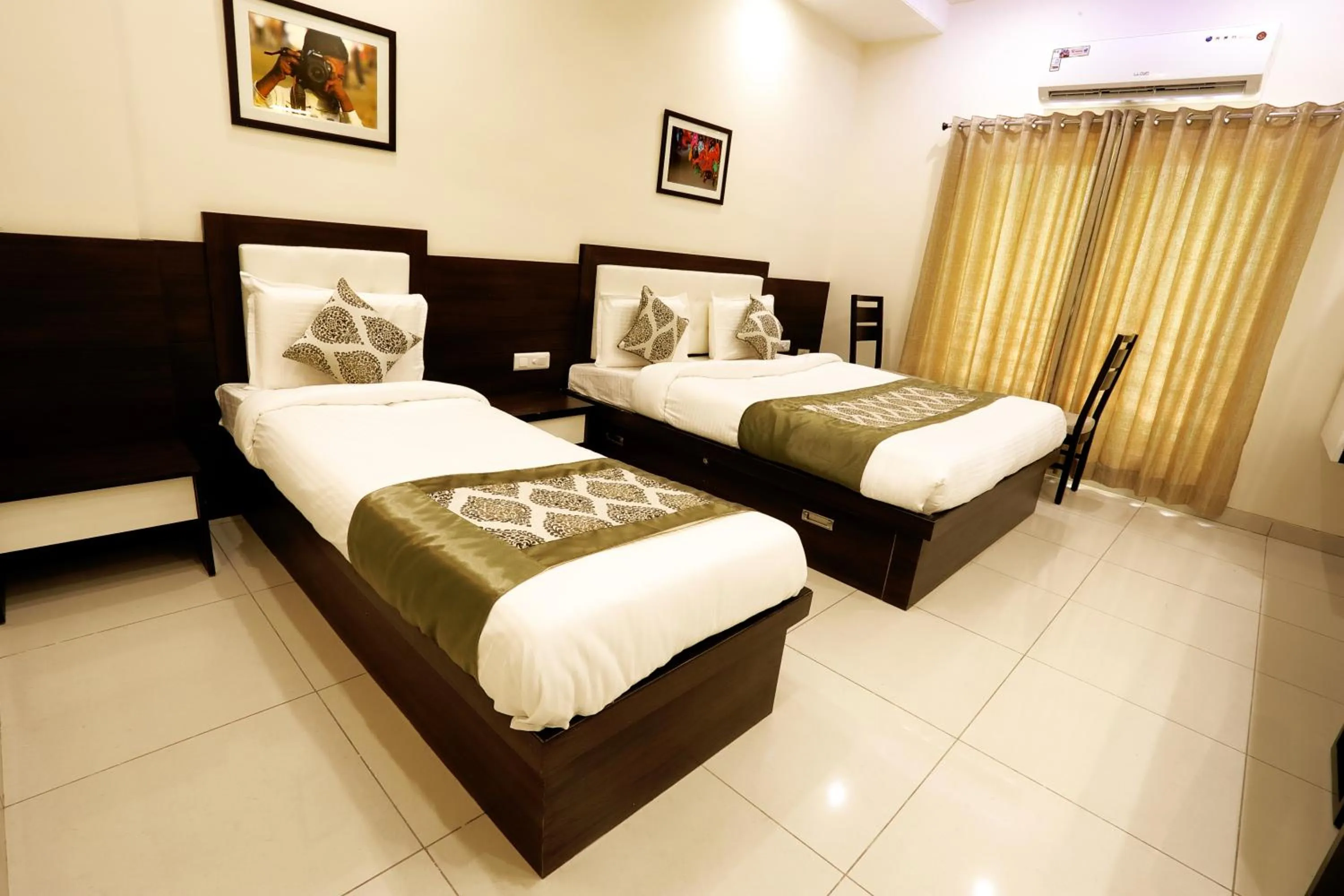 Bed in Hotel Fortune Plaza