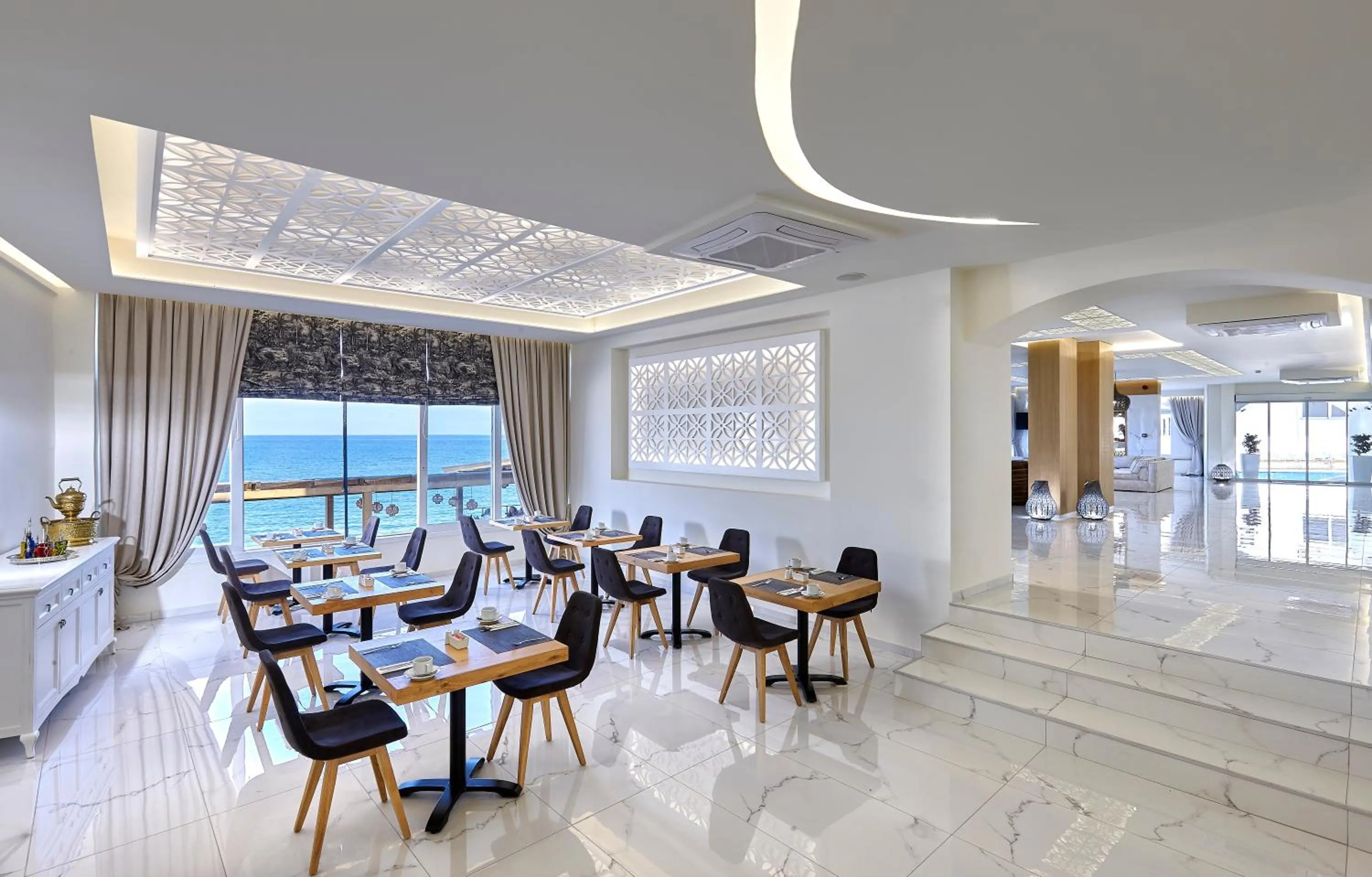 Restaurant/places to eat in Vasia Boulevard Hotel (Adults Only)