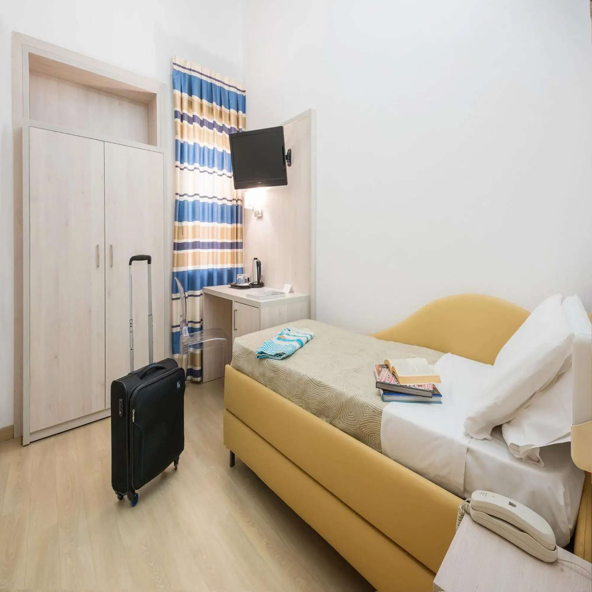 Single Room in Hotel Giulia Single Room in Hotel Giulia