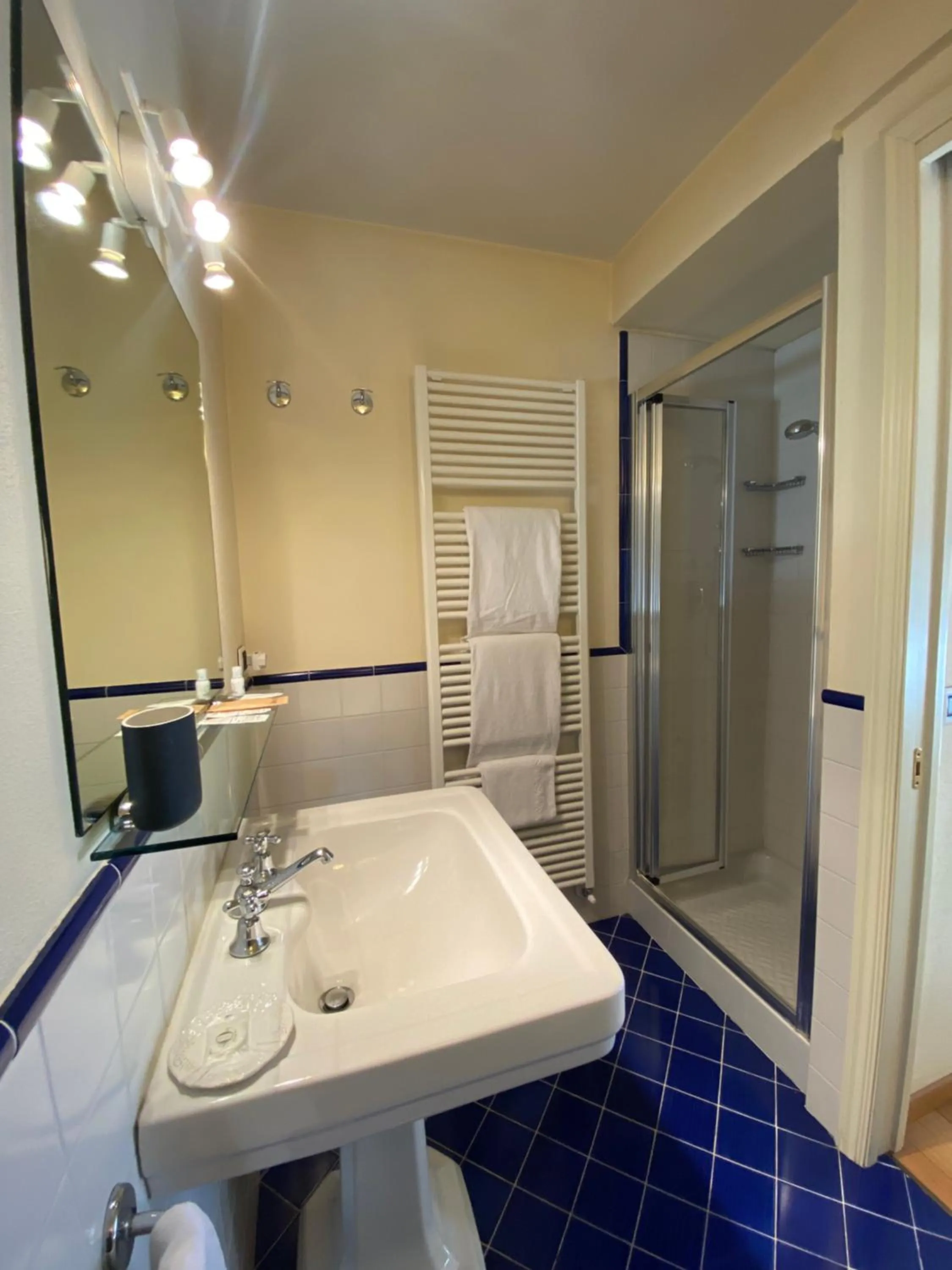 Shower in Palazzo Rocchi - Residenza D'Epoca