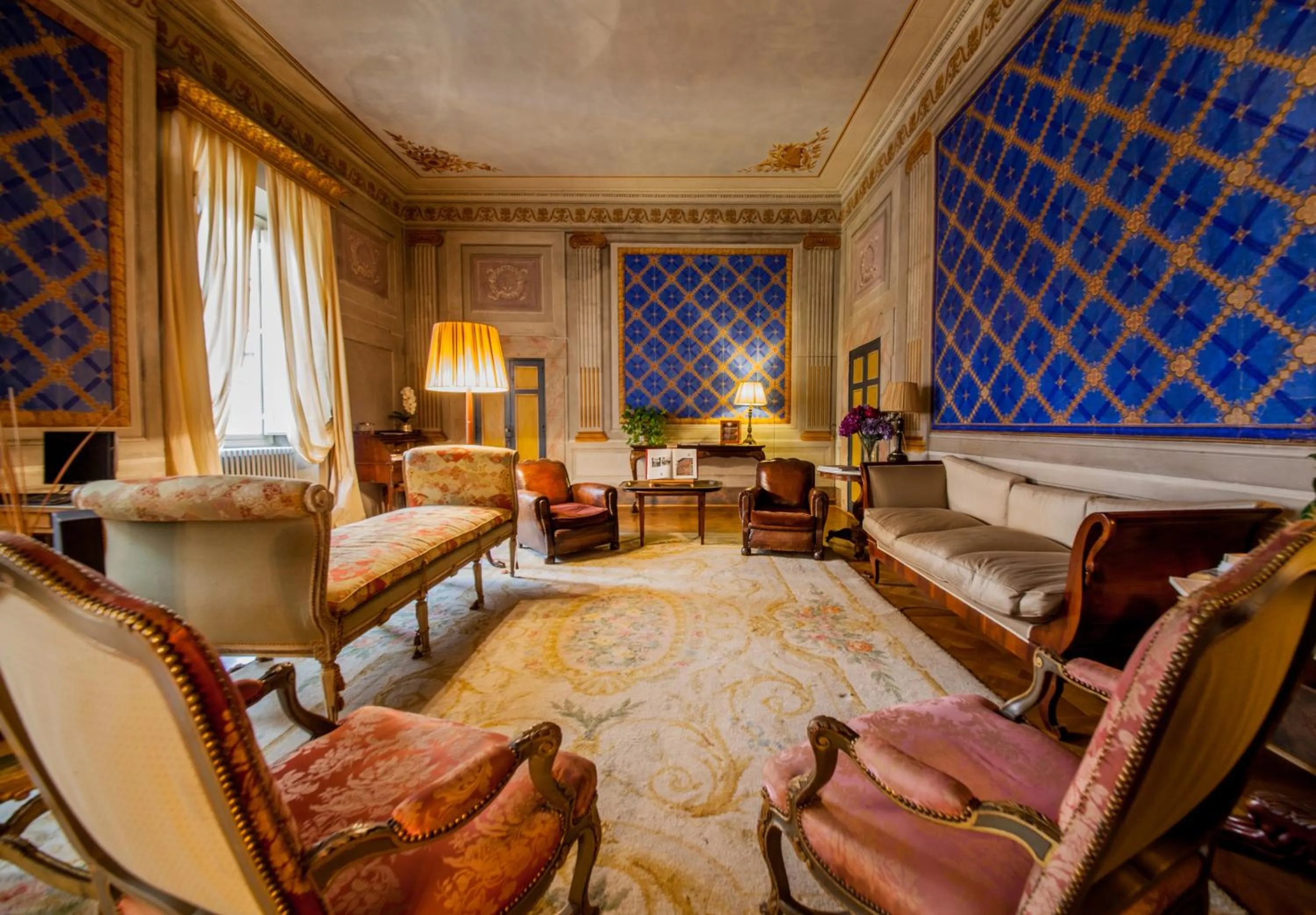 Living room in Palazzo Rocchi - Residenza D'Epoca