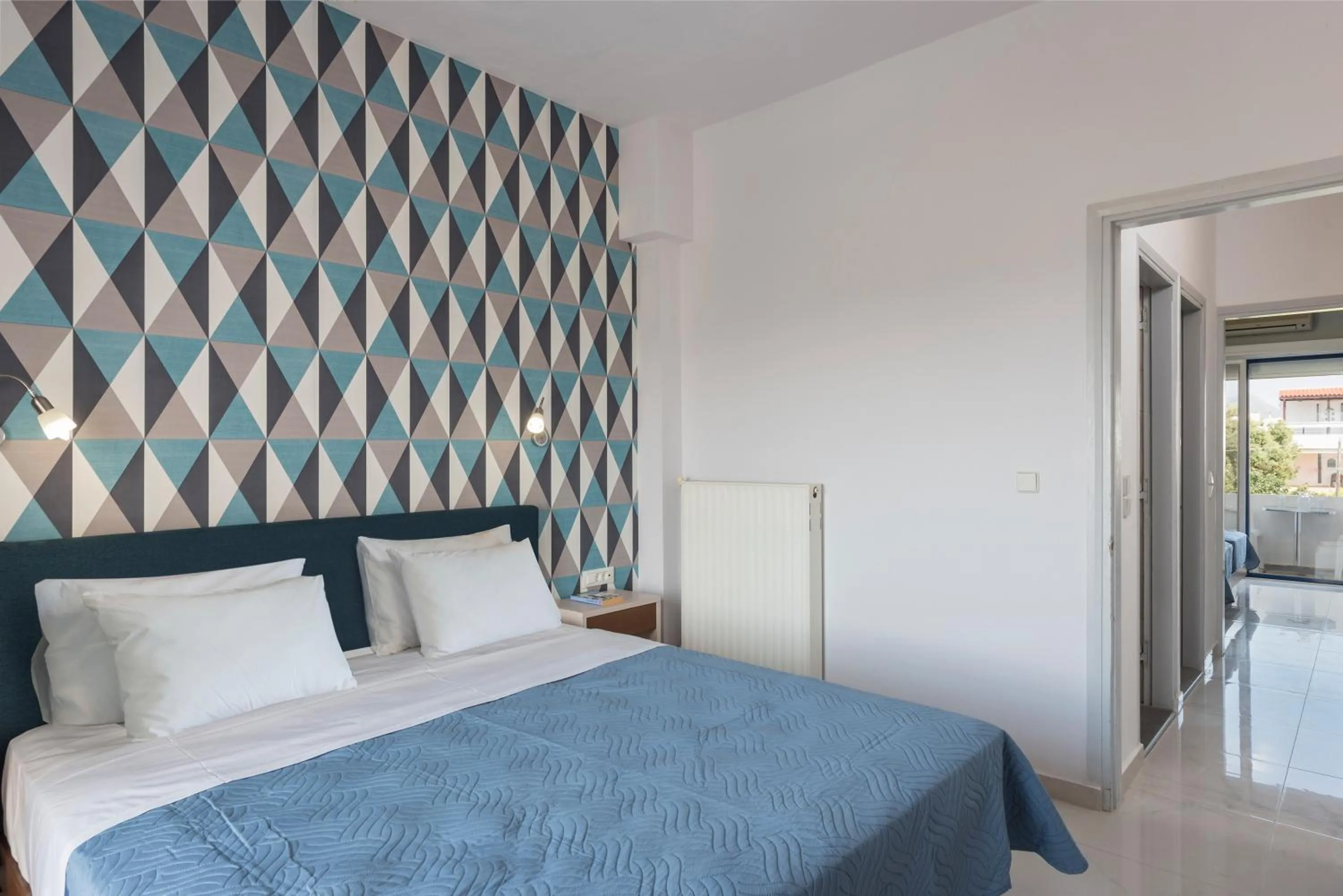 Bed in Esplanade Apartments - Heated Pool