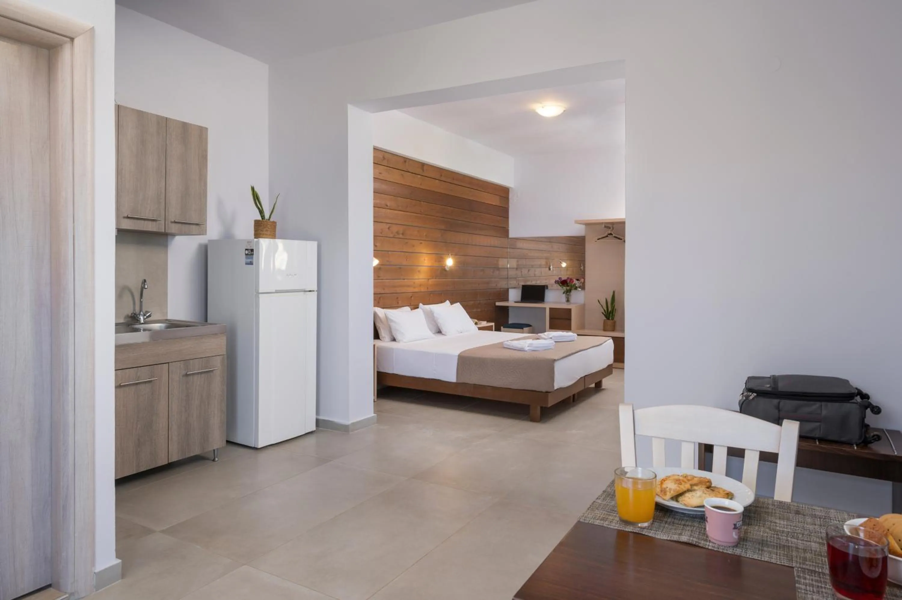 Bed in Esplanade Apartments - Heated Pool