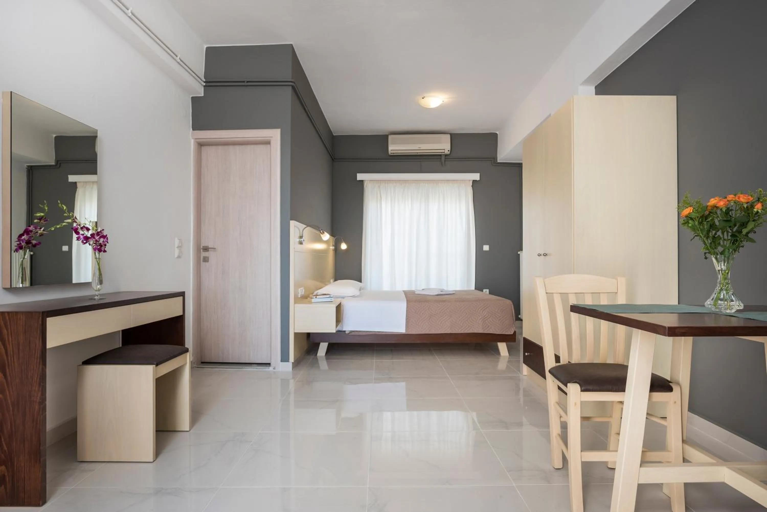 Photo of the whole room in Esplanade Apartments - Heated Pool