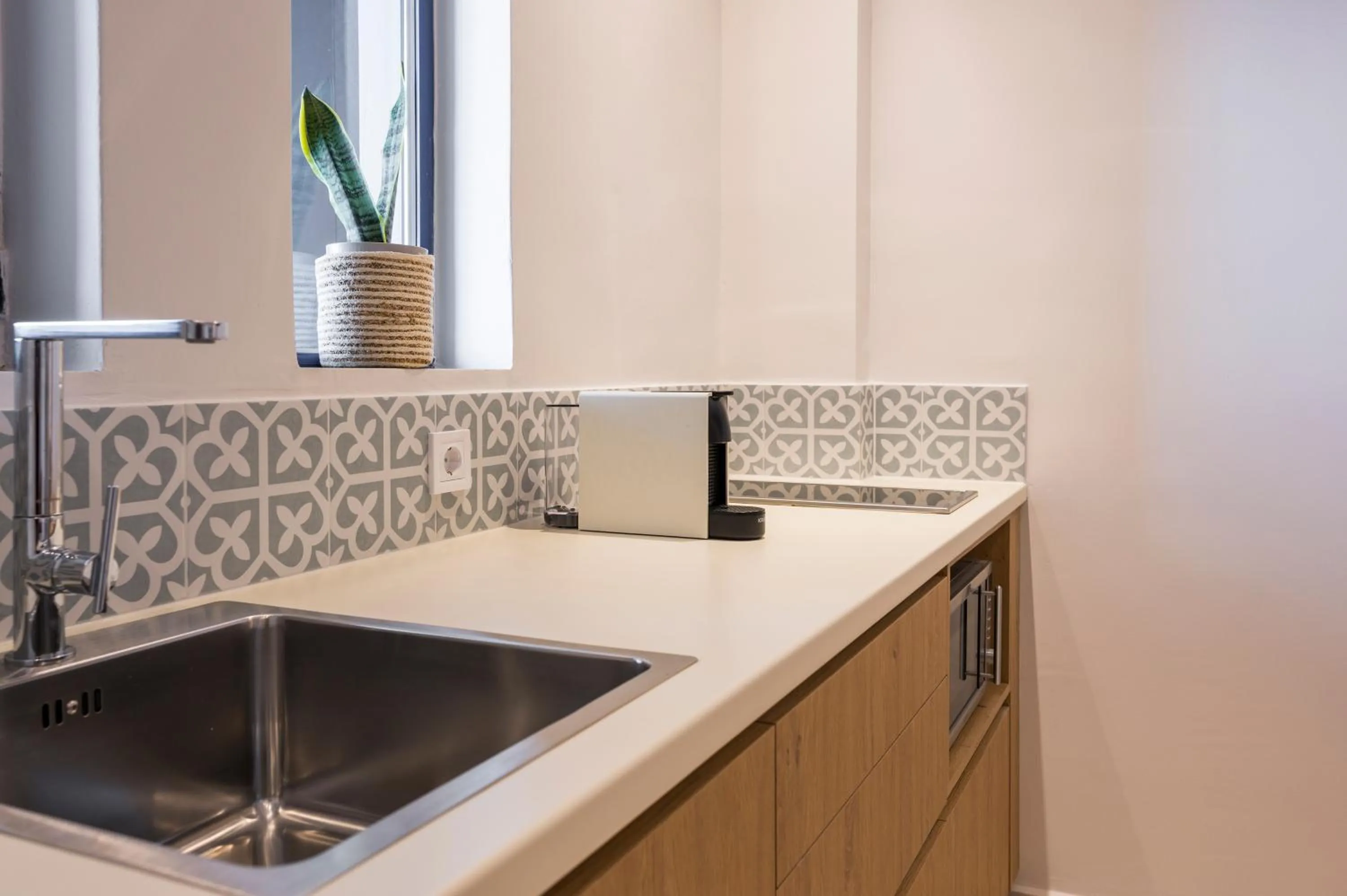 Coffee/tea facilities in Esplanade Apartments - Heated Pool