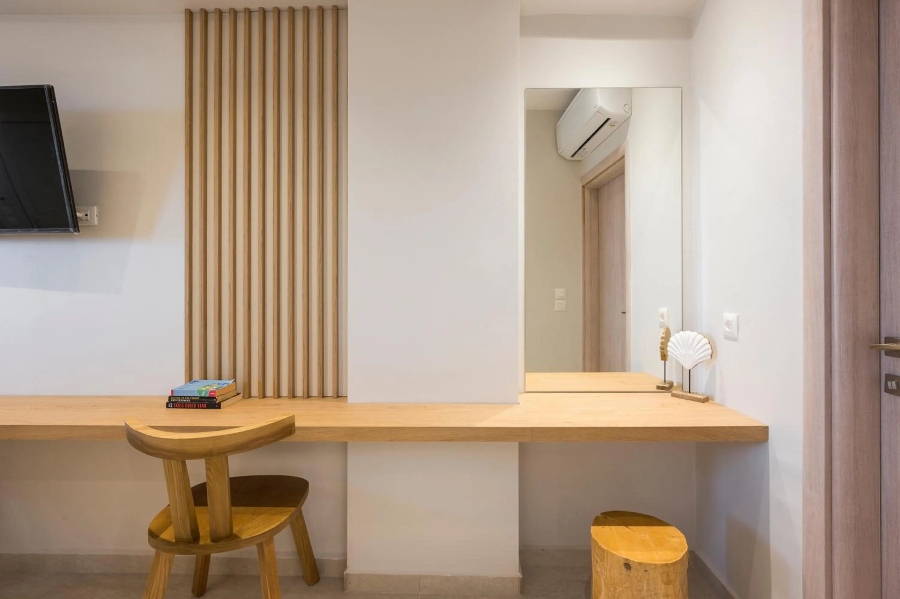 Decorative detail in Esplanade Apartments - Heated Pool