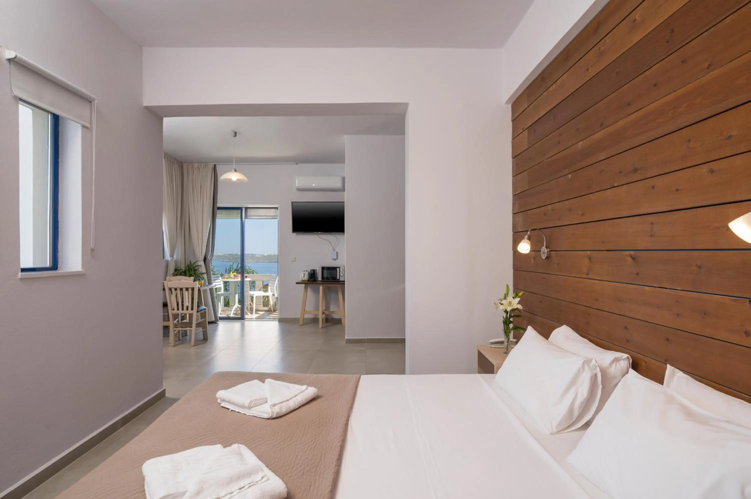 Bed in Esplanade Apartments - Heated Pool