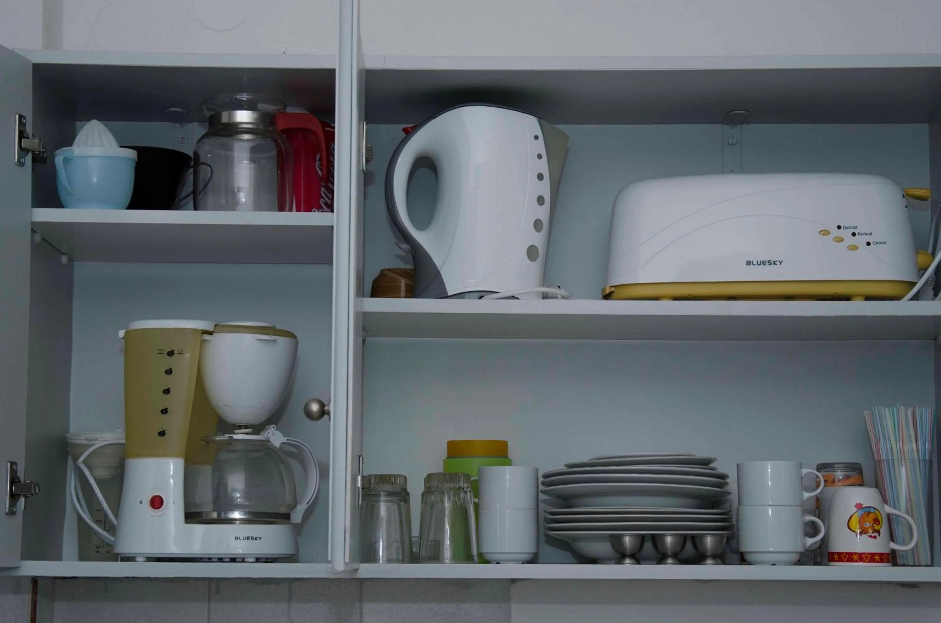 Coffee/tea facilities in Esplanade Apartments - Heated Pool