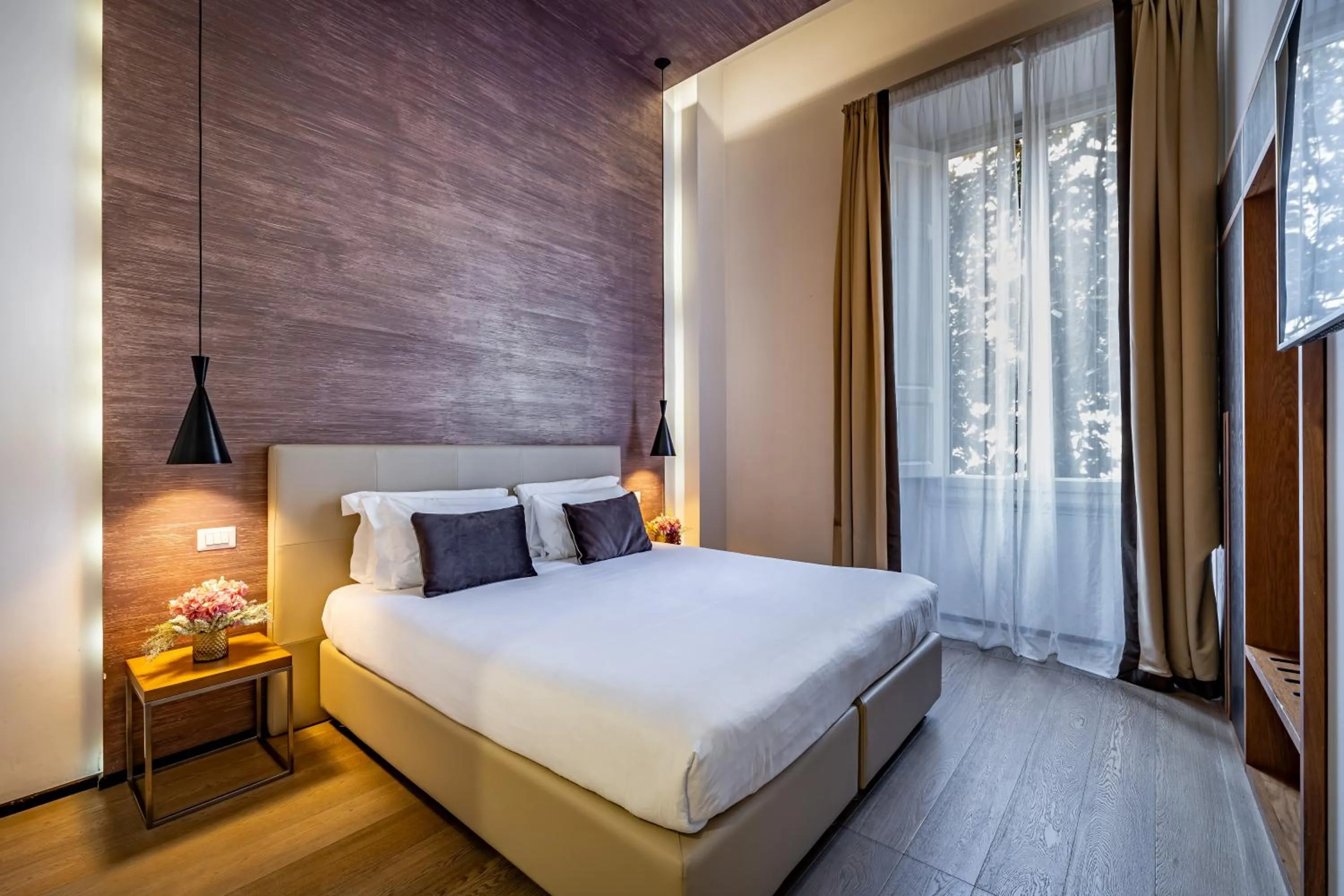 Deluxe Double Room with Jacuzzi Bathtub in Rivalta Hotel