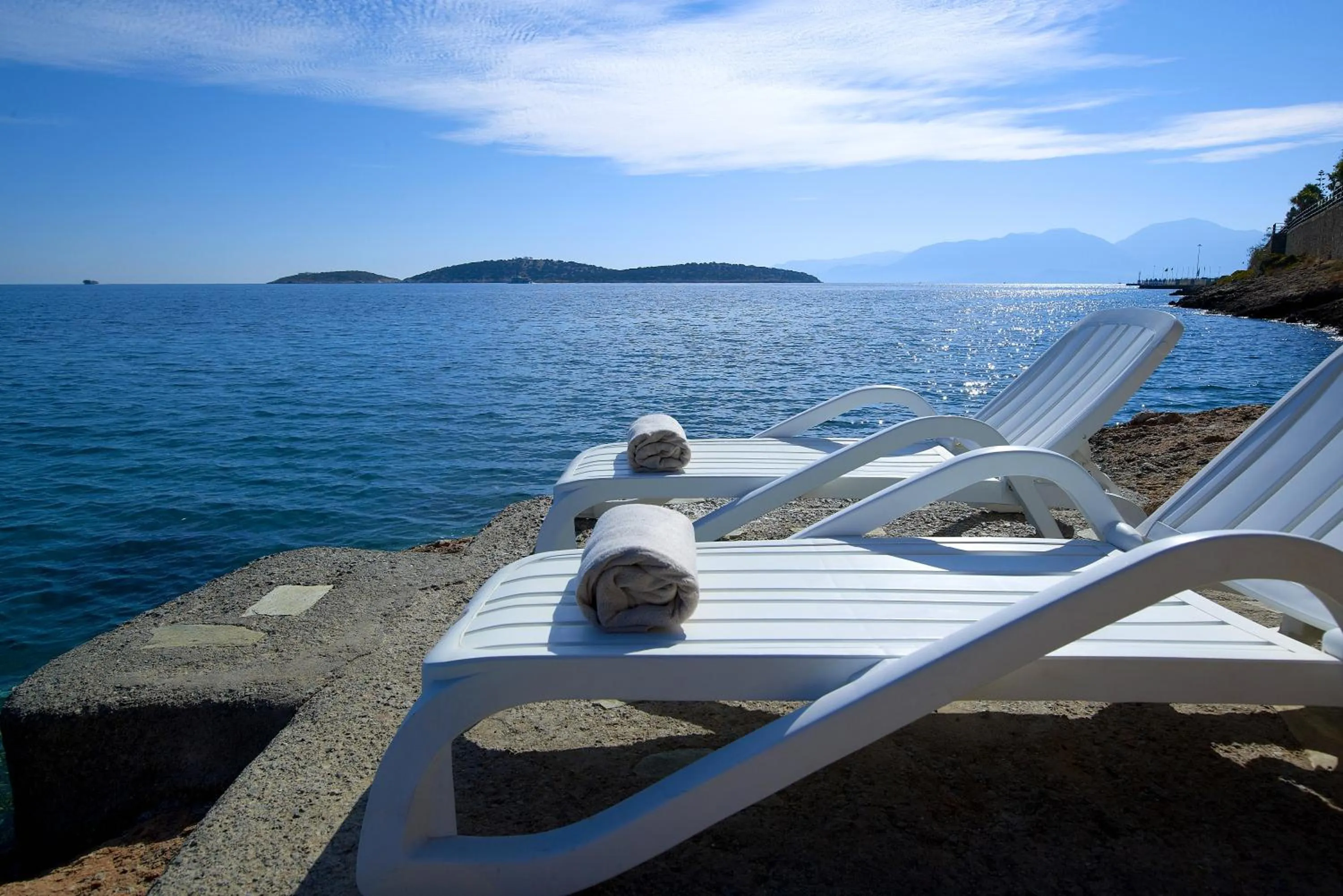 Beach in Victoria Hotel
