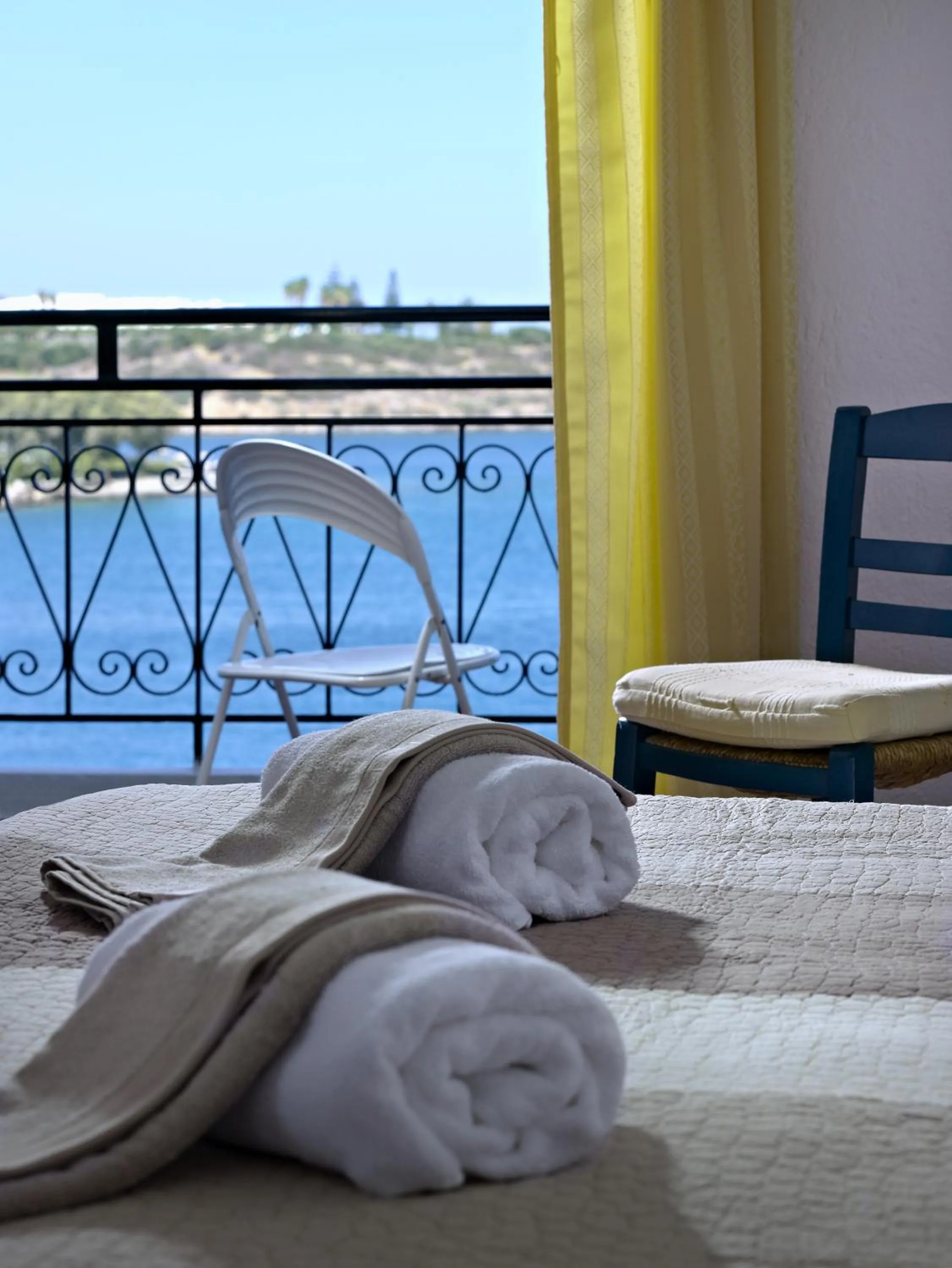 Sea view, Bed in Victoria Hotel