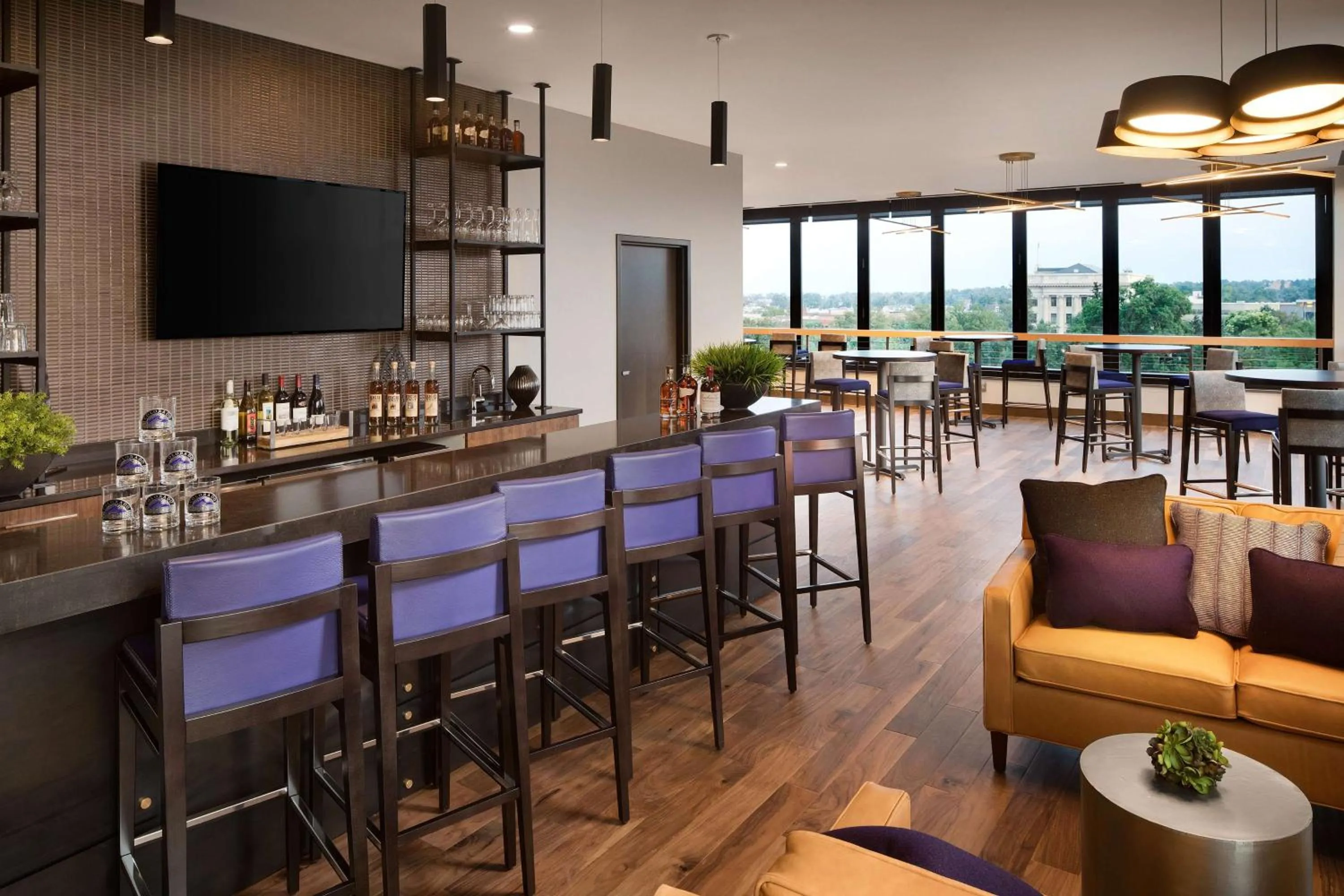 Restaurant/places to eat in Doubletree By Hilton Greeley At Lincoln Park