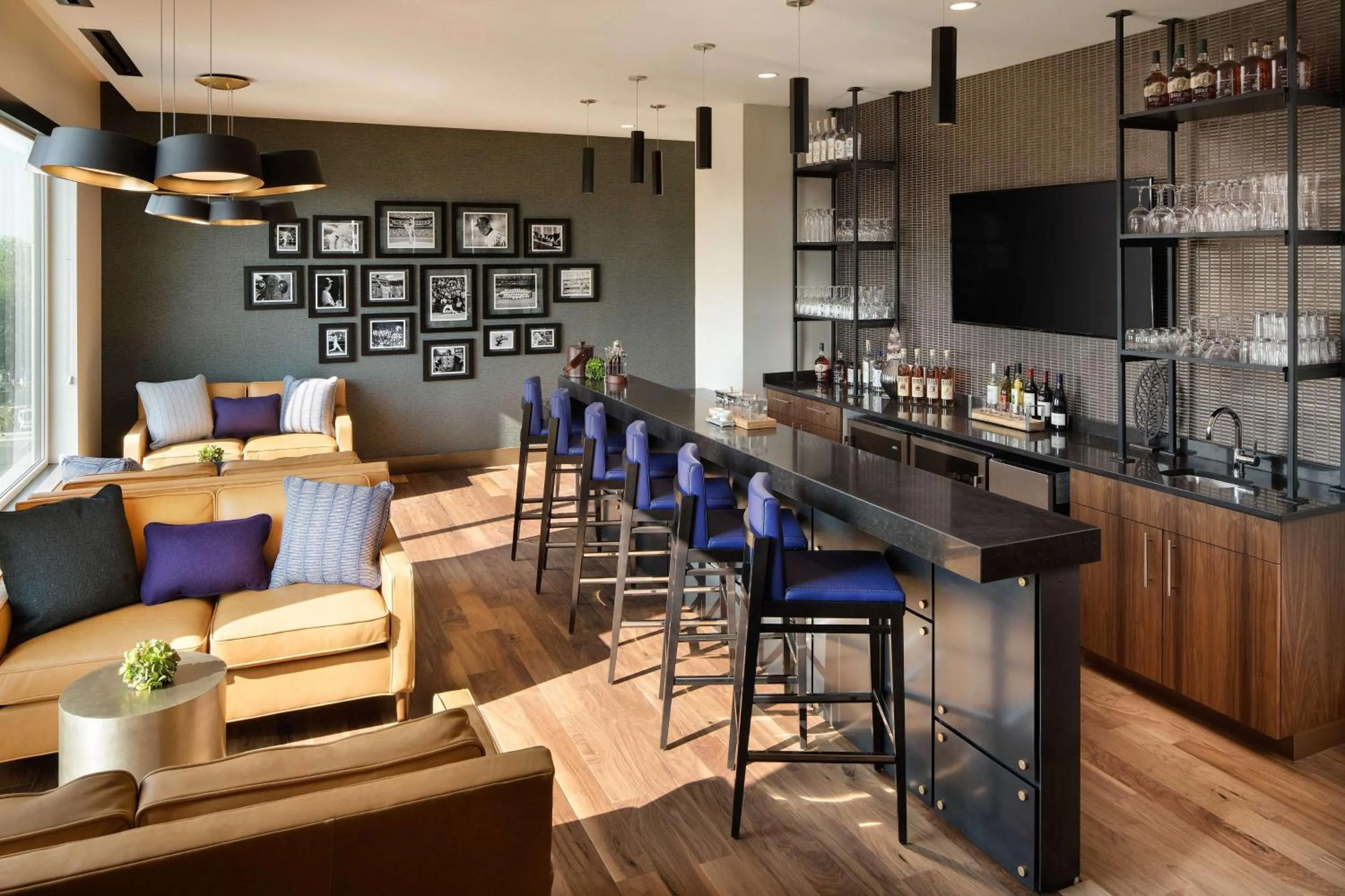 Lounge or bar in Doubletree By Hilton Greeley At Lincoln Park