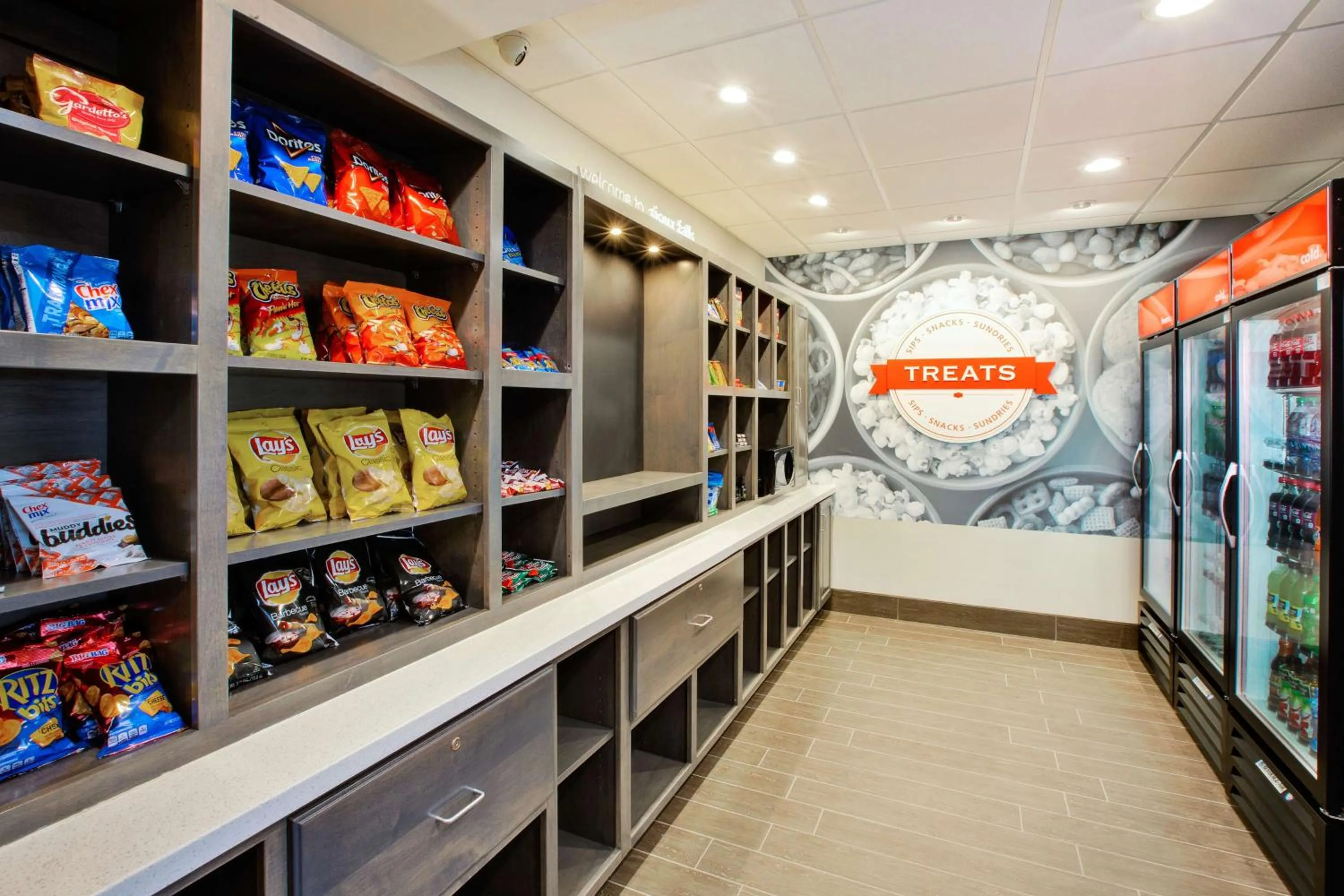 Restaurant/places to eat in Hampton Inn & Suites By Hilton, Southwest Sioux Falls