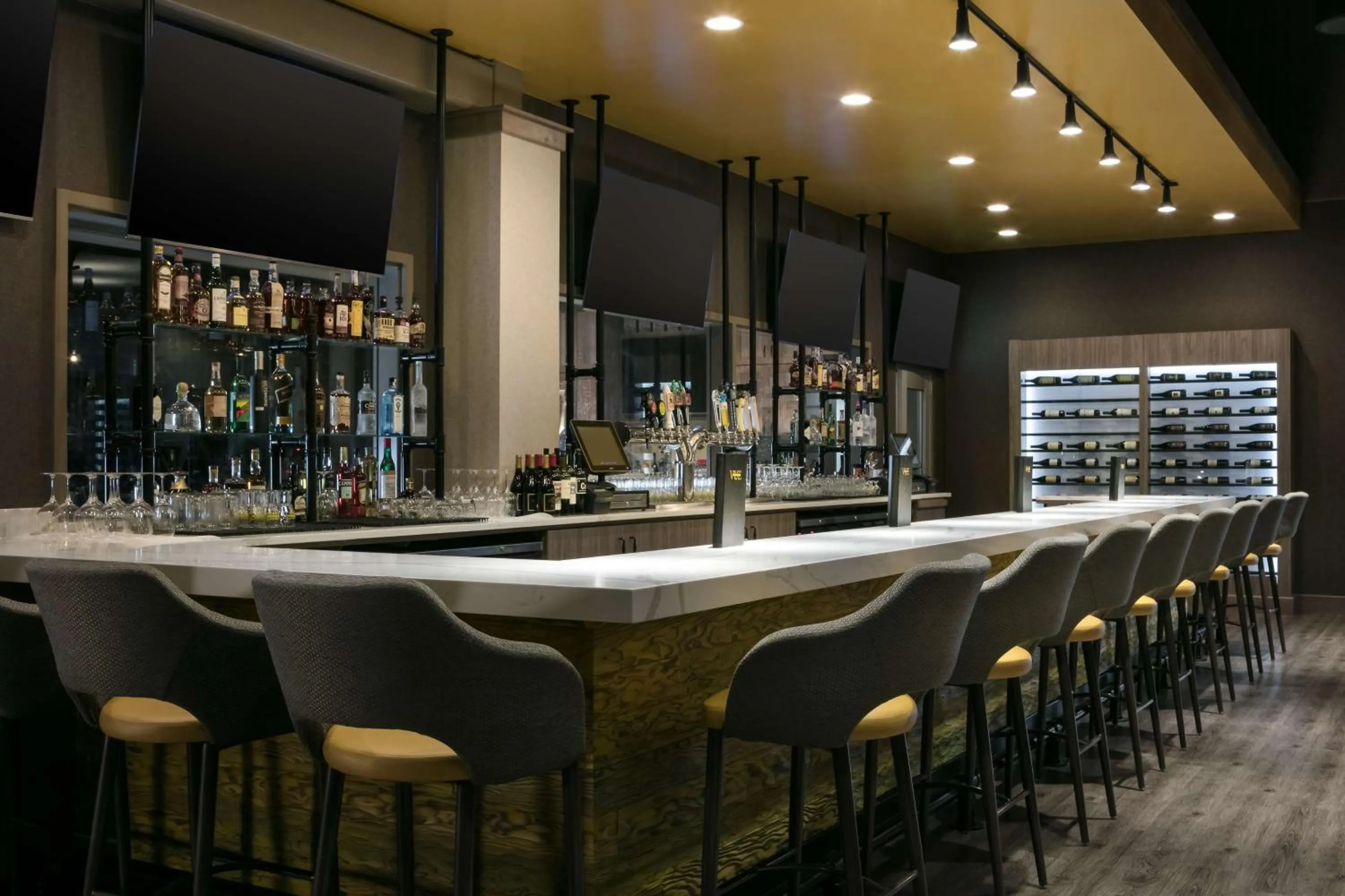 Lounge or bar in Hilton Garden Inn Iowa City Downtown University