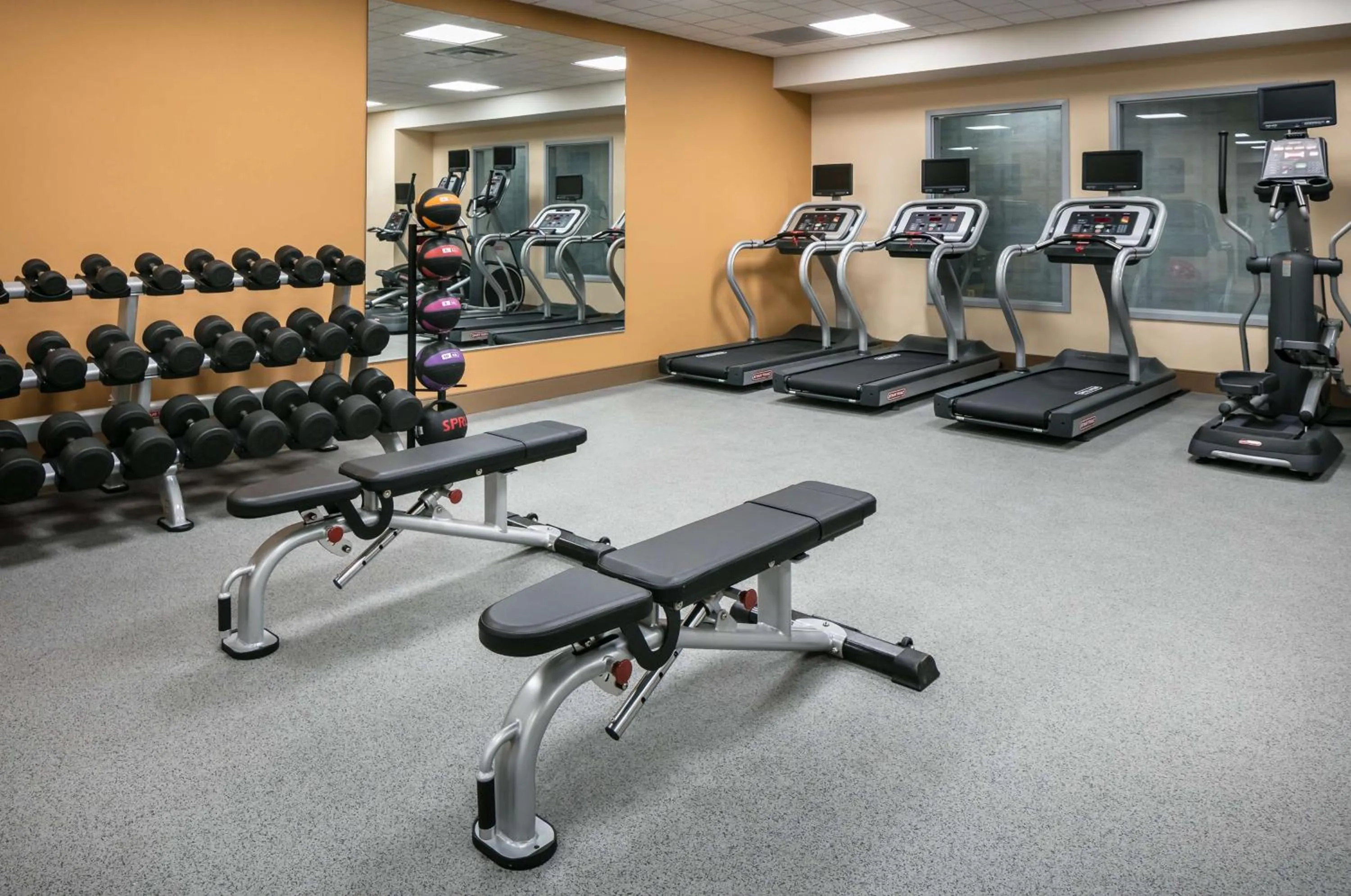 Fitness centre/facilities in Hilton Garden Inn Iowa City Downtown University