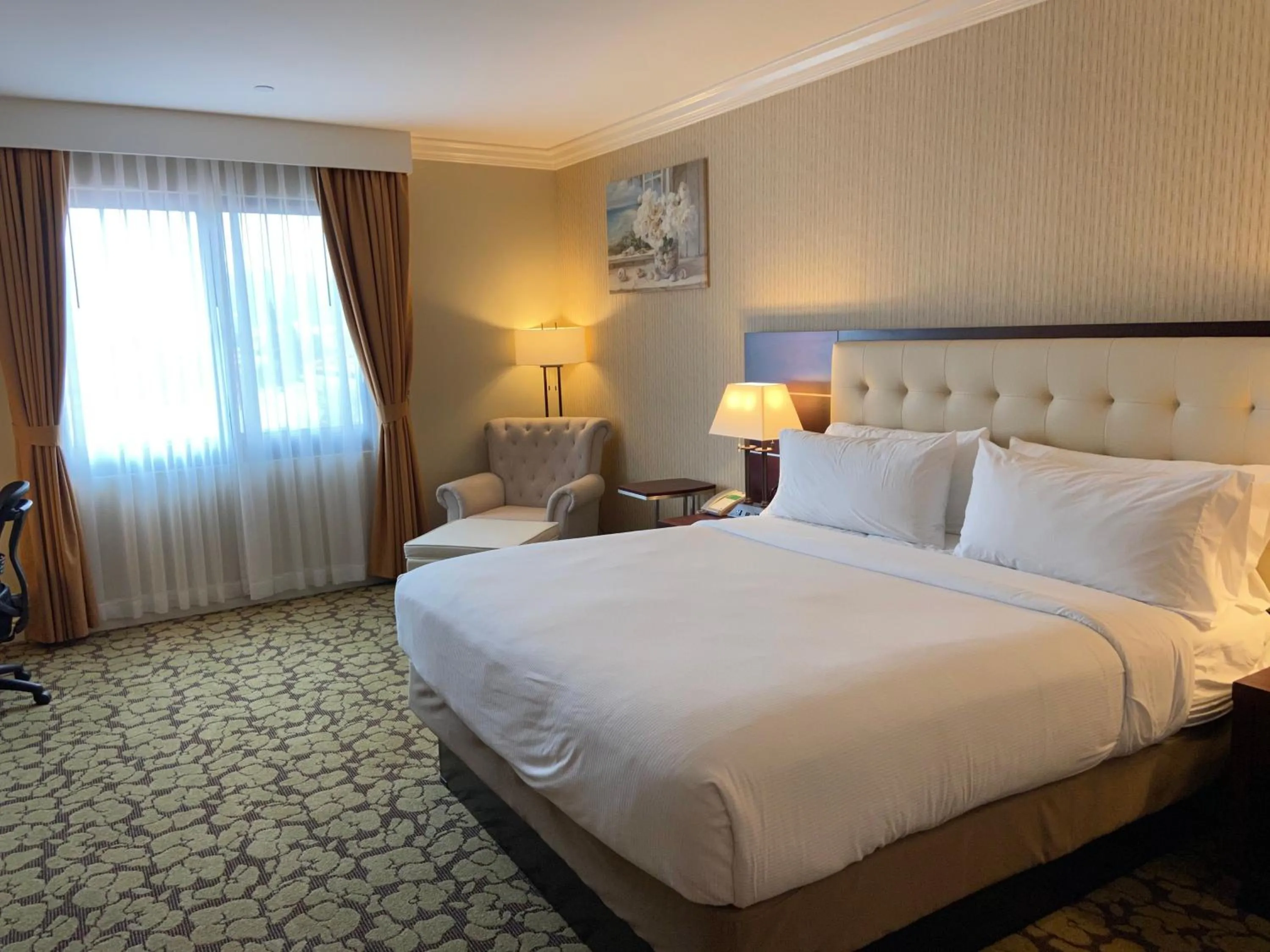 Photo of the whole room, Bed in Holiday Inn El Monte - Los Angeles by IHG