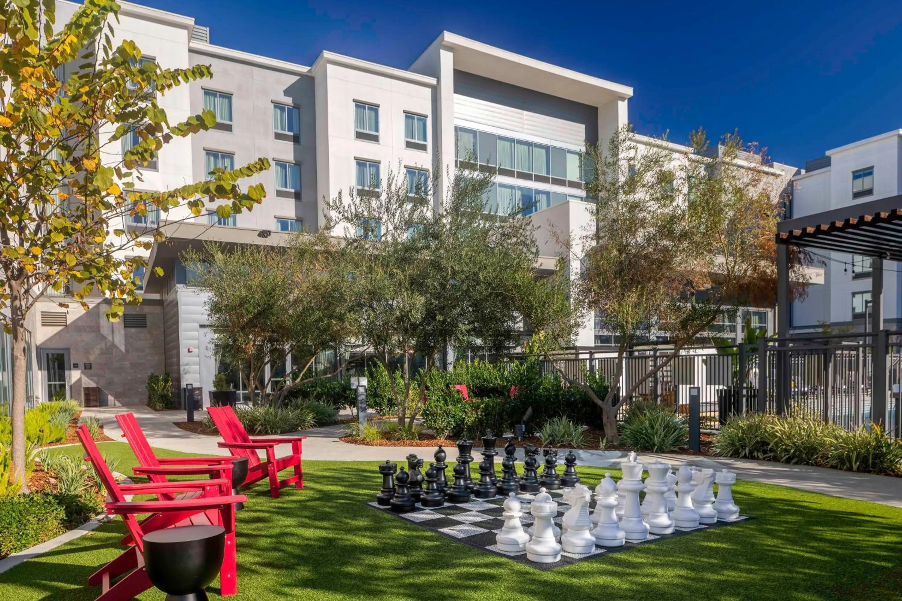 Garden in Homewood Suites By Hilton Long Beach Airport