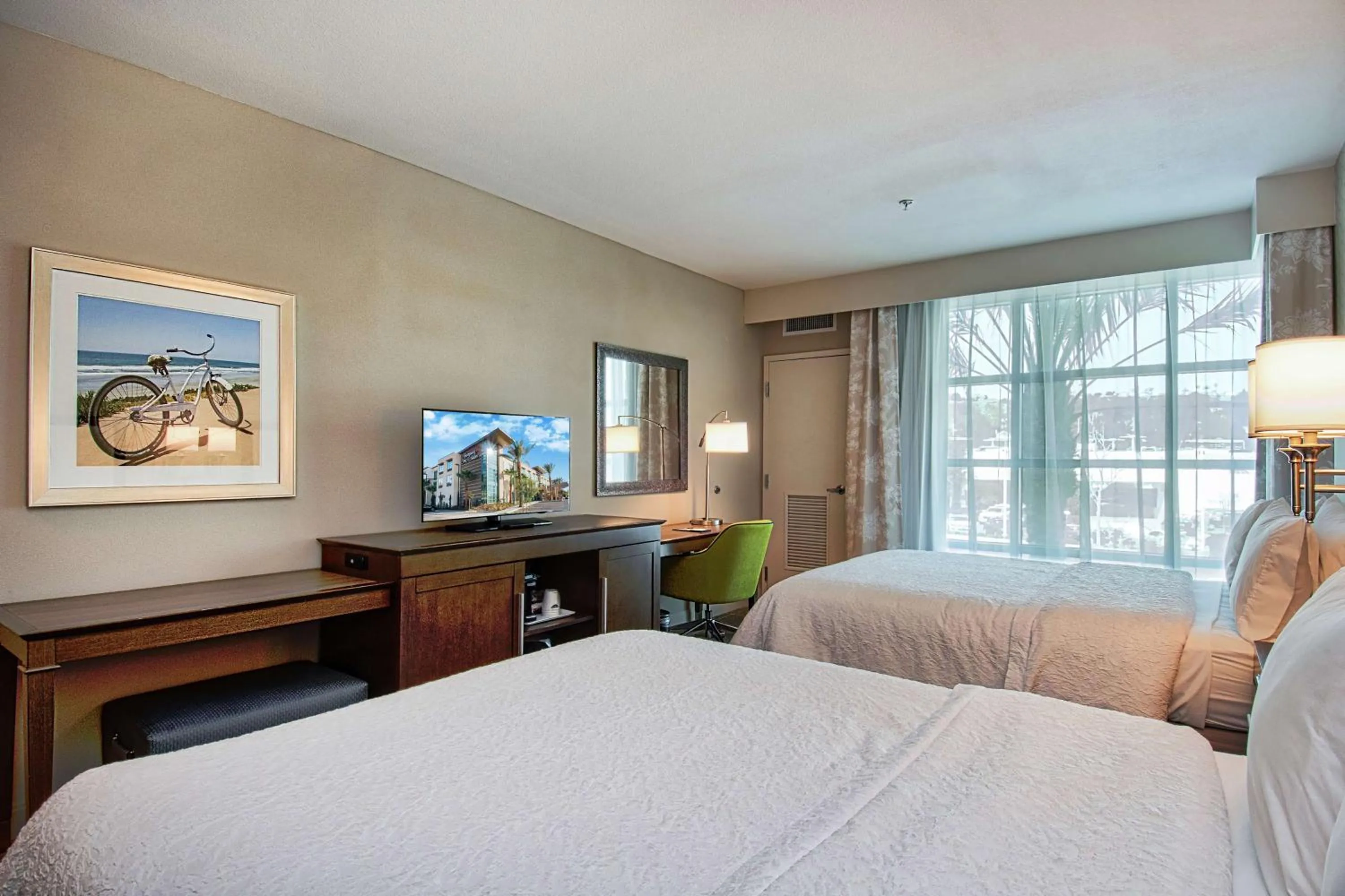Bedroom, Bed in Hampton Inn & Suites by Hilton Mission Viejo Laguna San Juan Capistrano