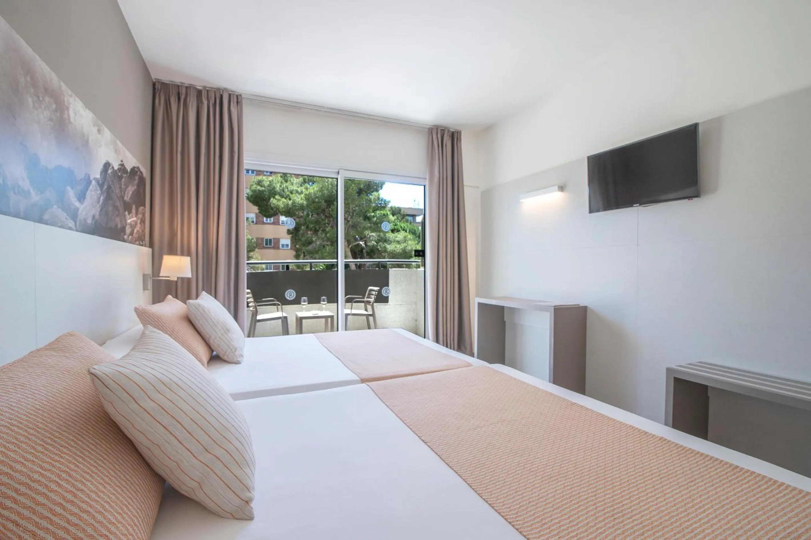 Bedroom, Bed in Hotel Salou Sunset - Adults Recommended - by Pierre & Vacances