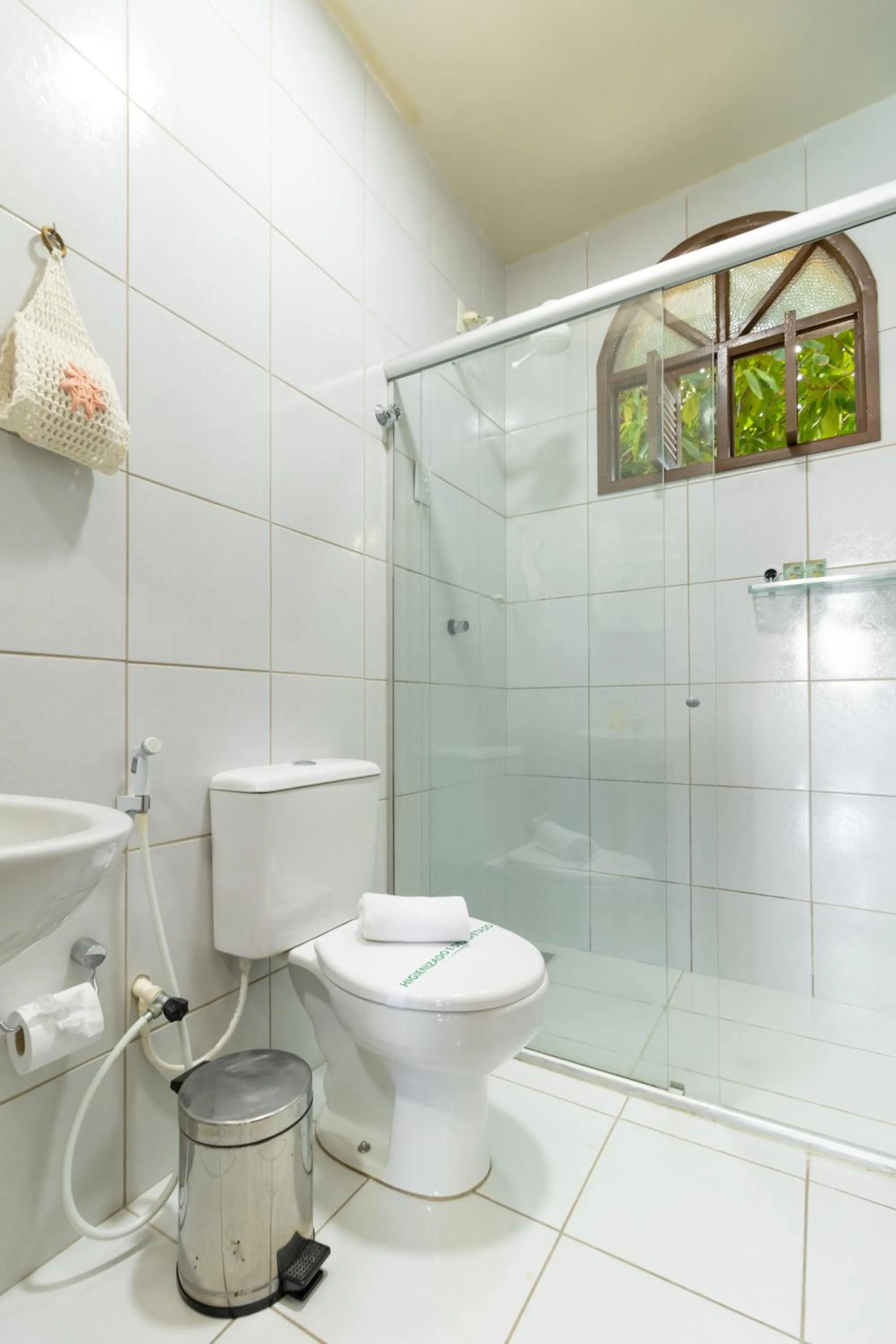 Toilet in Pousada da Terra