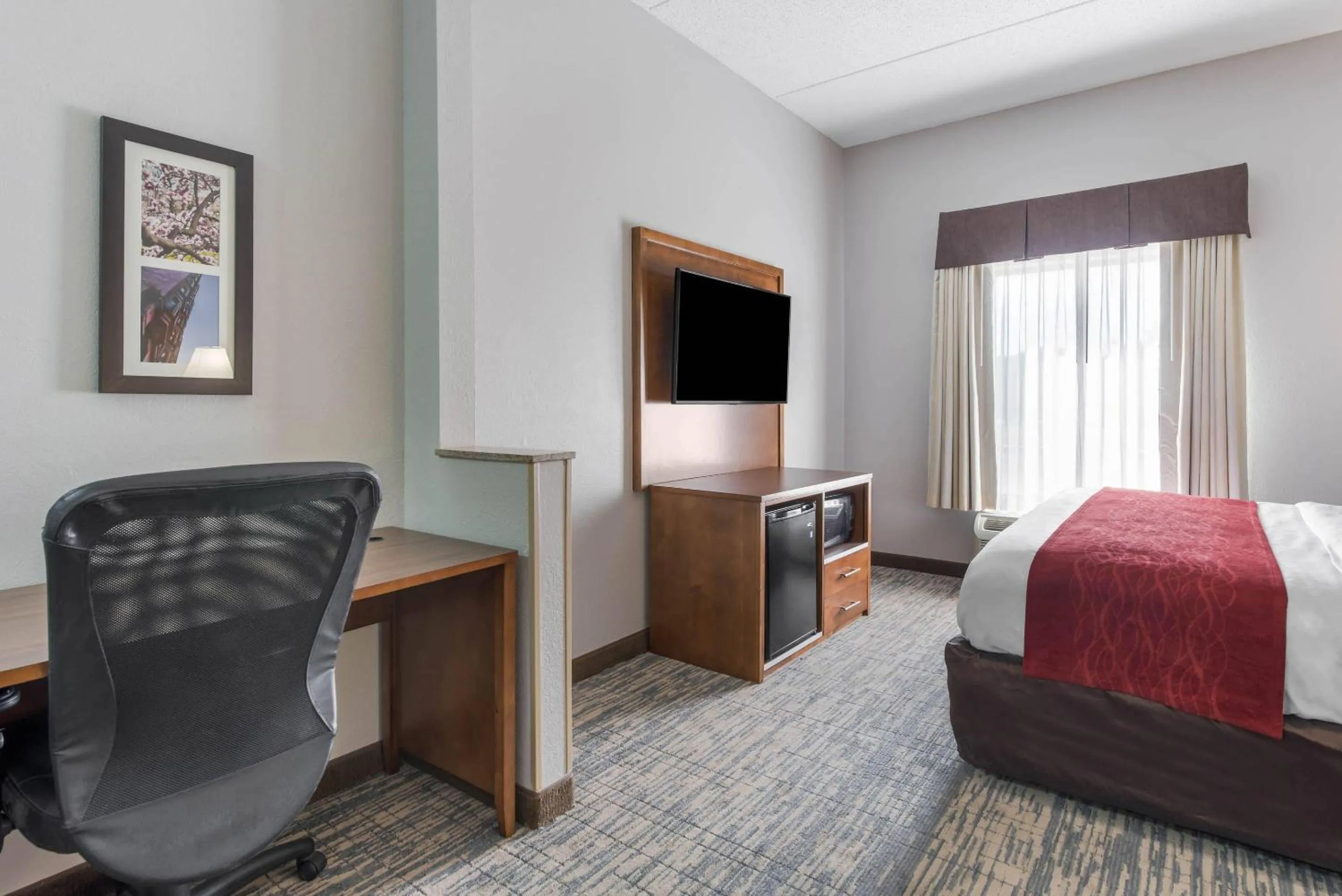 Bedroom, Bed in Comfort Inn Grove City - Columbus South