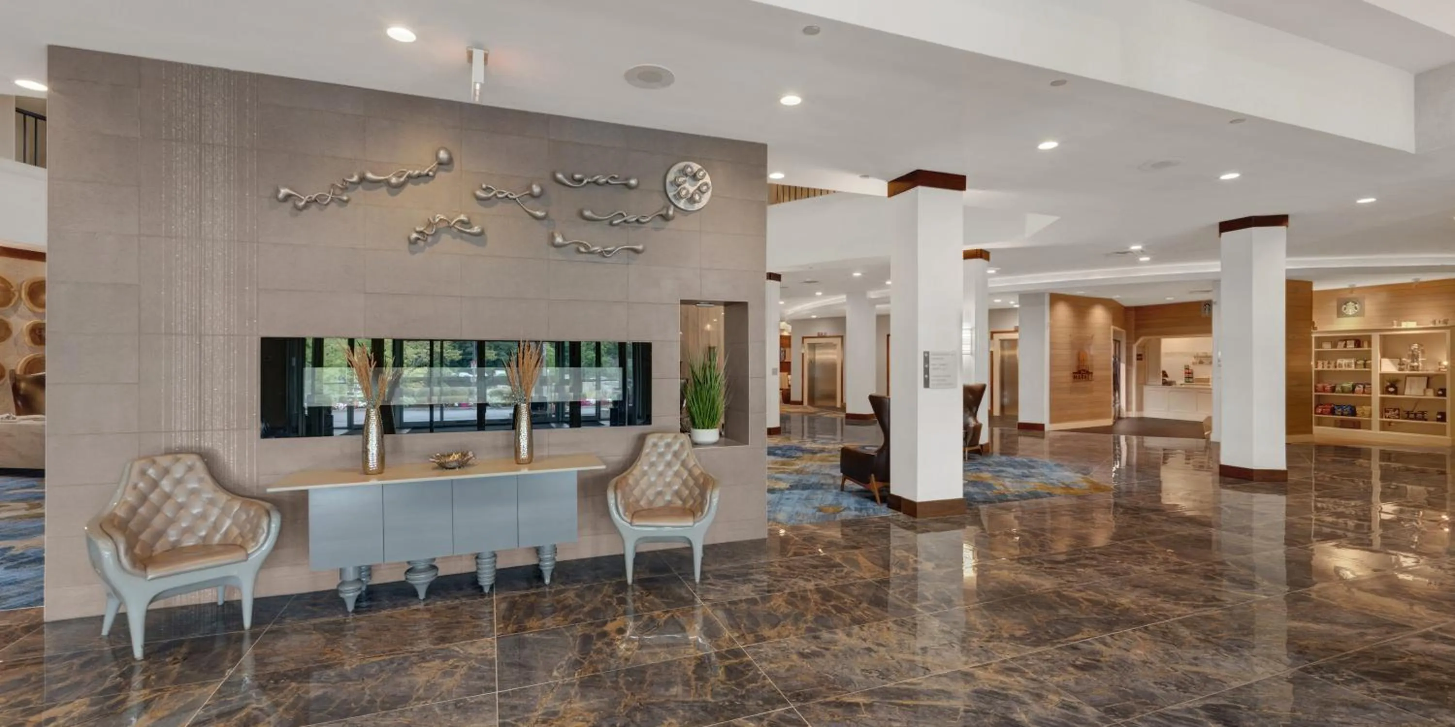 Lobby or reception in Delta Hotels by Marriott Philadelphia Airport